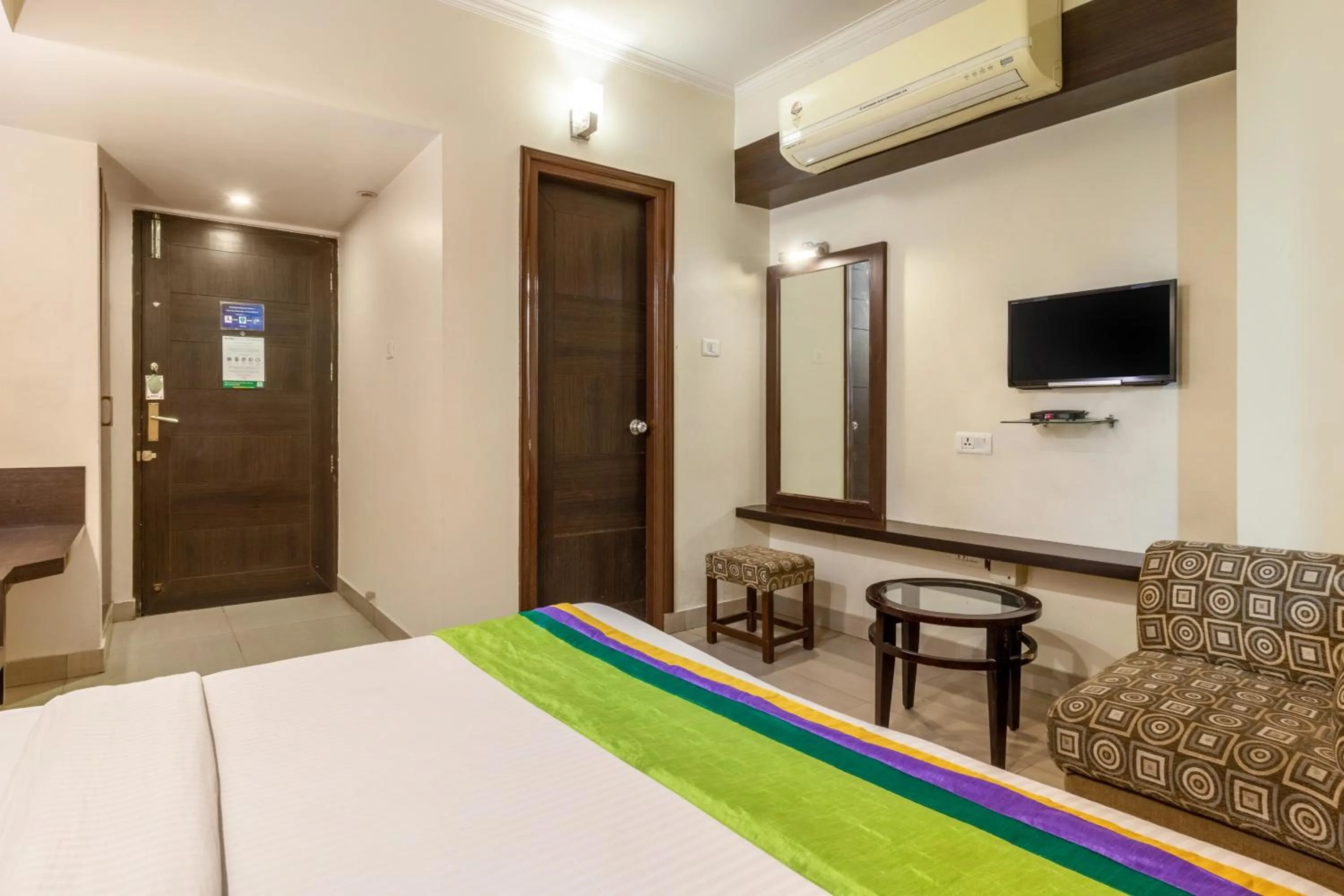 Bed in Treebo Natraj - Jaipur