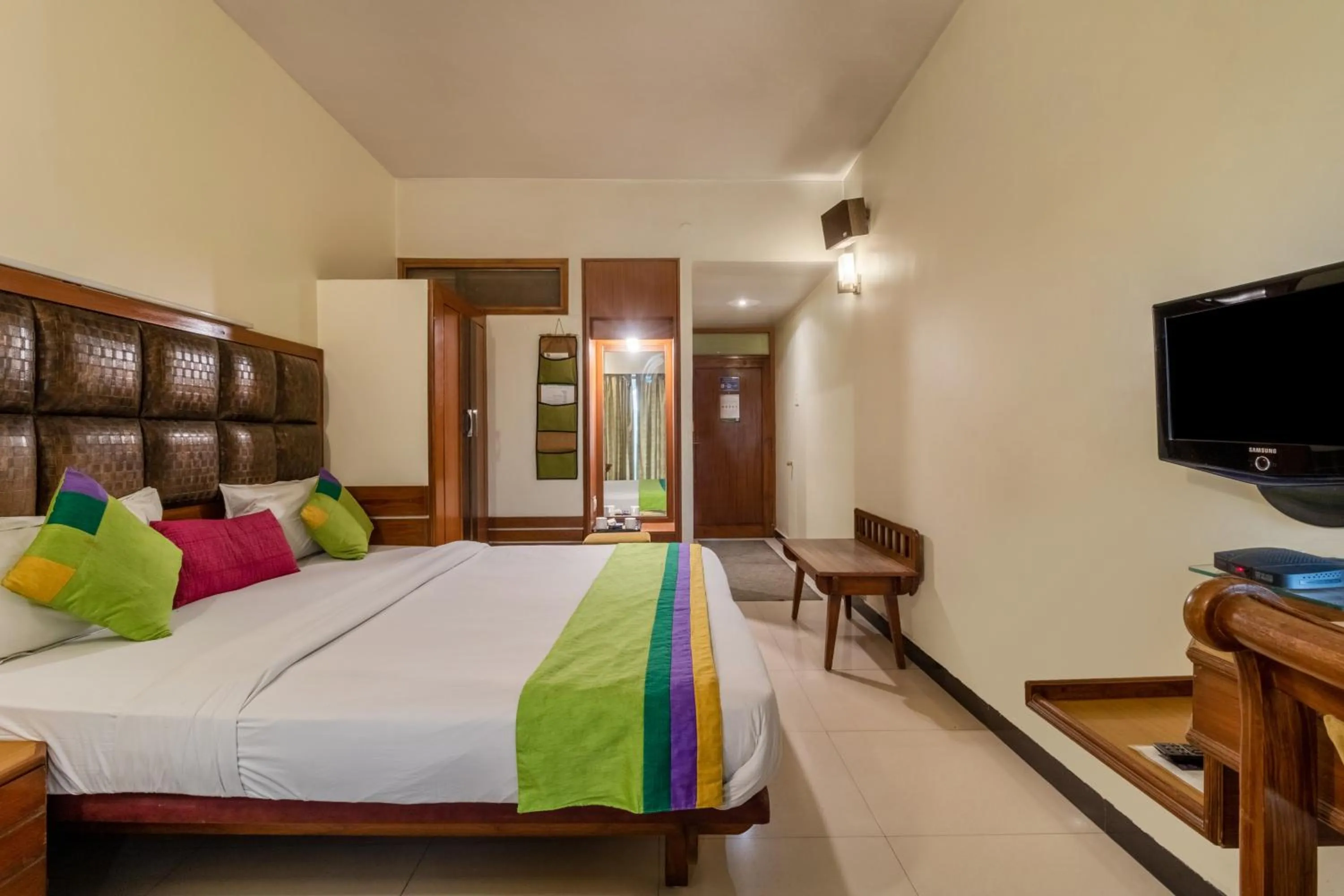 Bed in Treebo Natraj - Jaipur