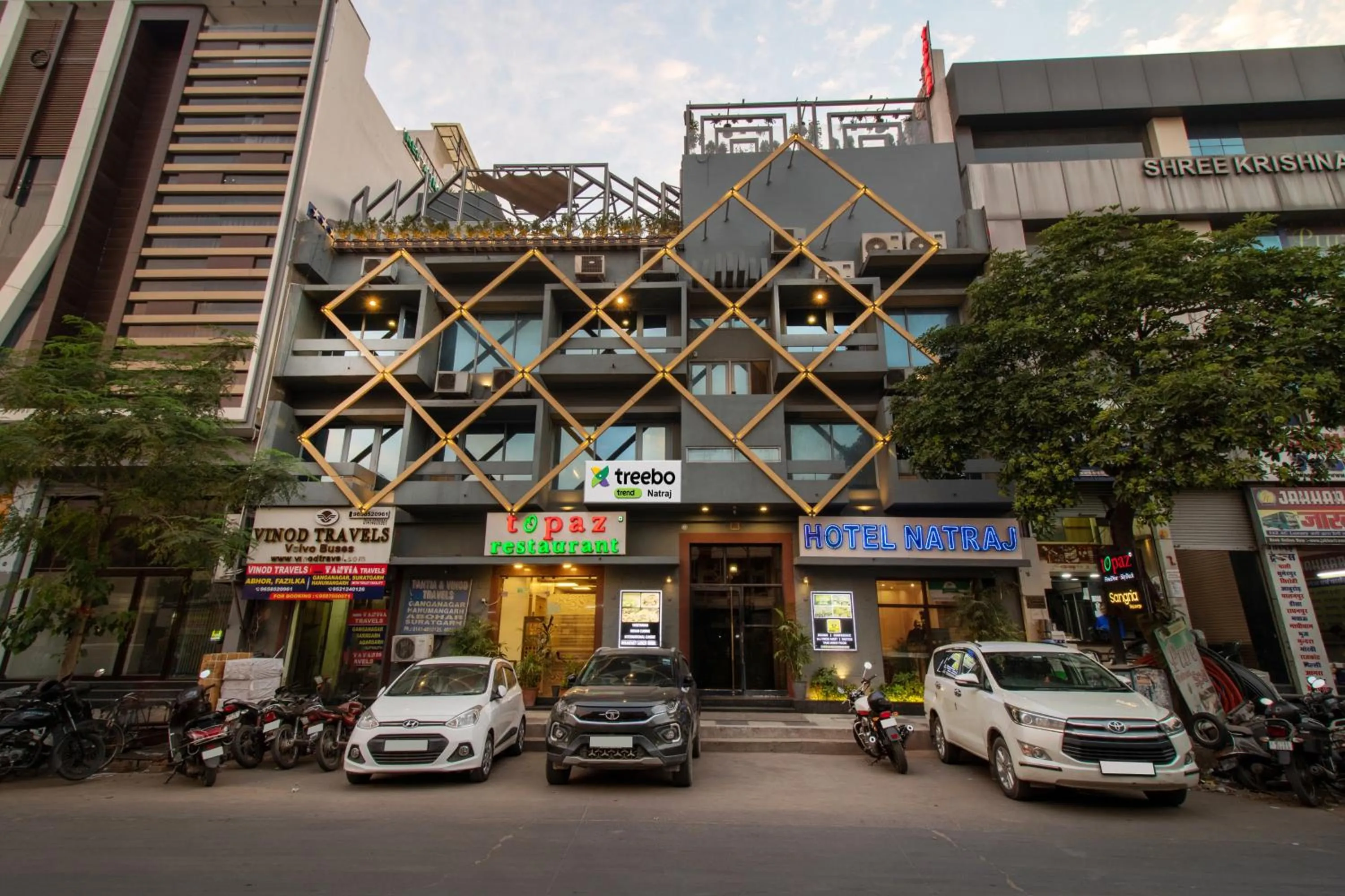 Facade/entrance in Treebo Natraj - Jaipur