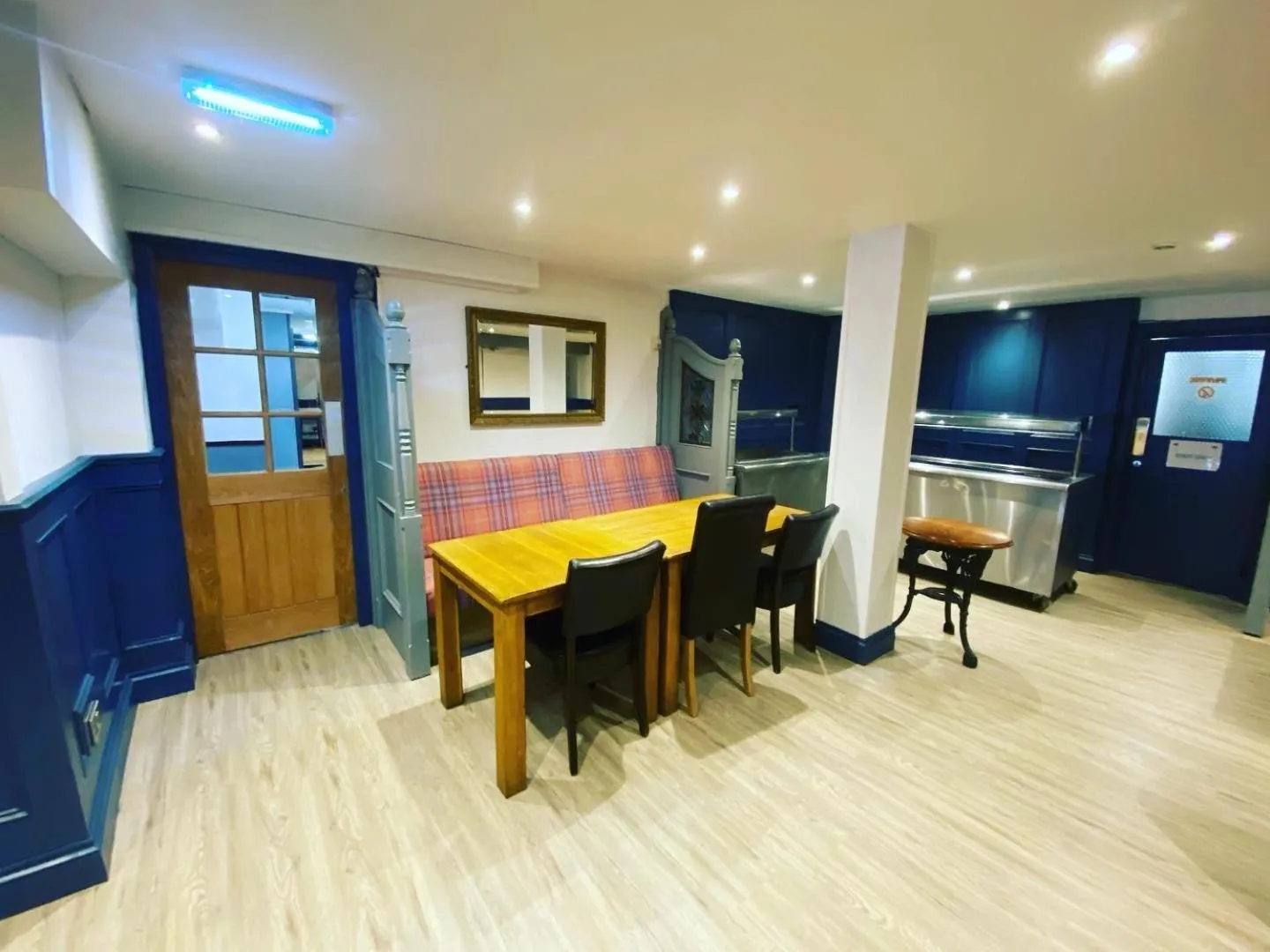 Restaurant/places to eat in Plas Coch Hotel Ltd