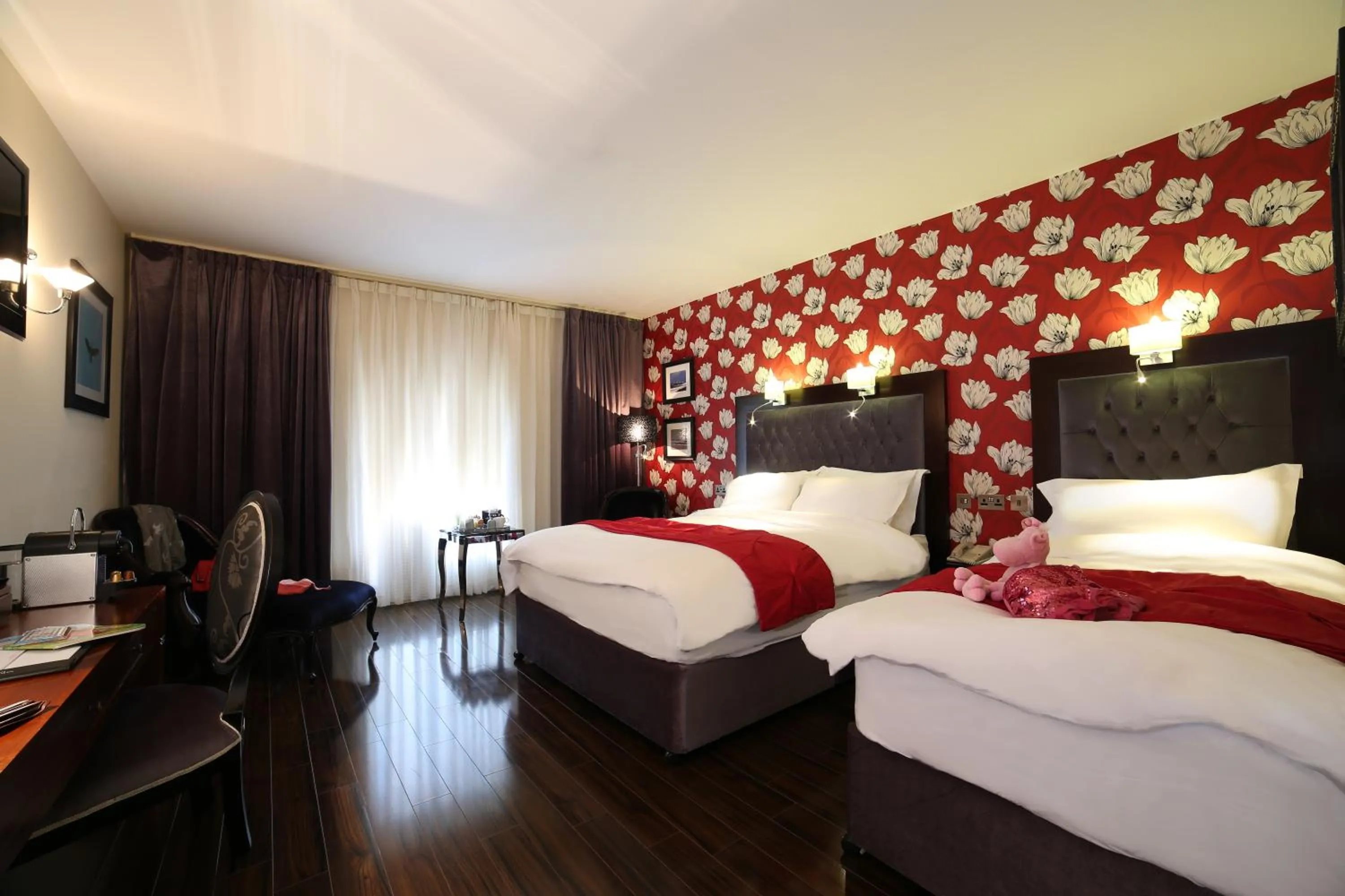 Bed in The Talbot Hotel