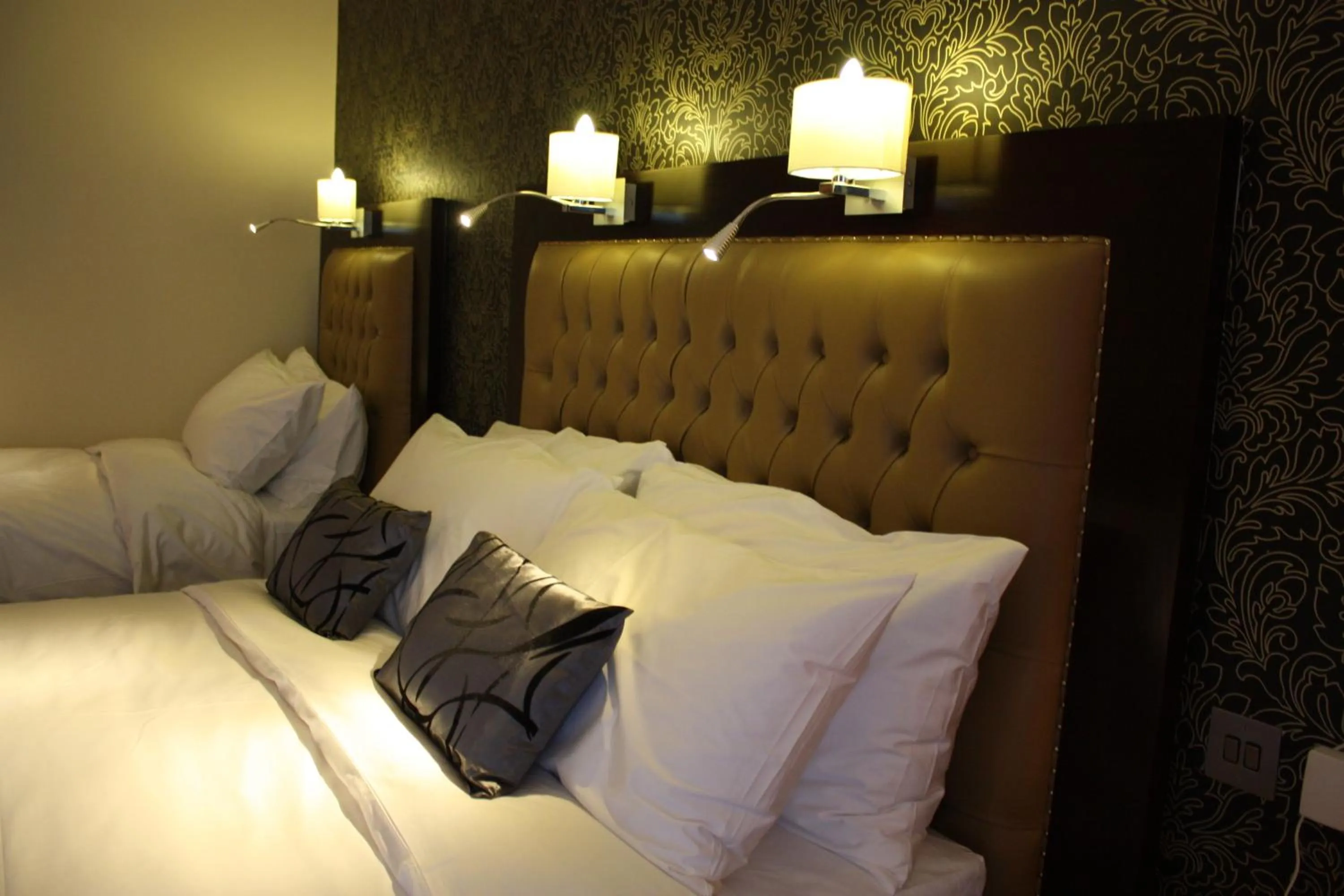 Bed in The Talbot Hotel