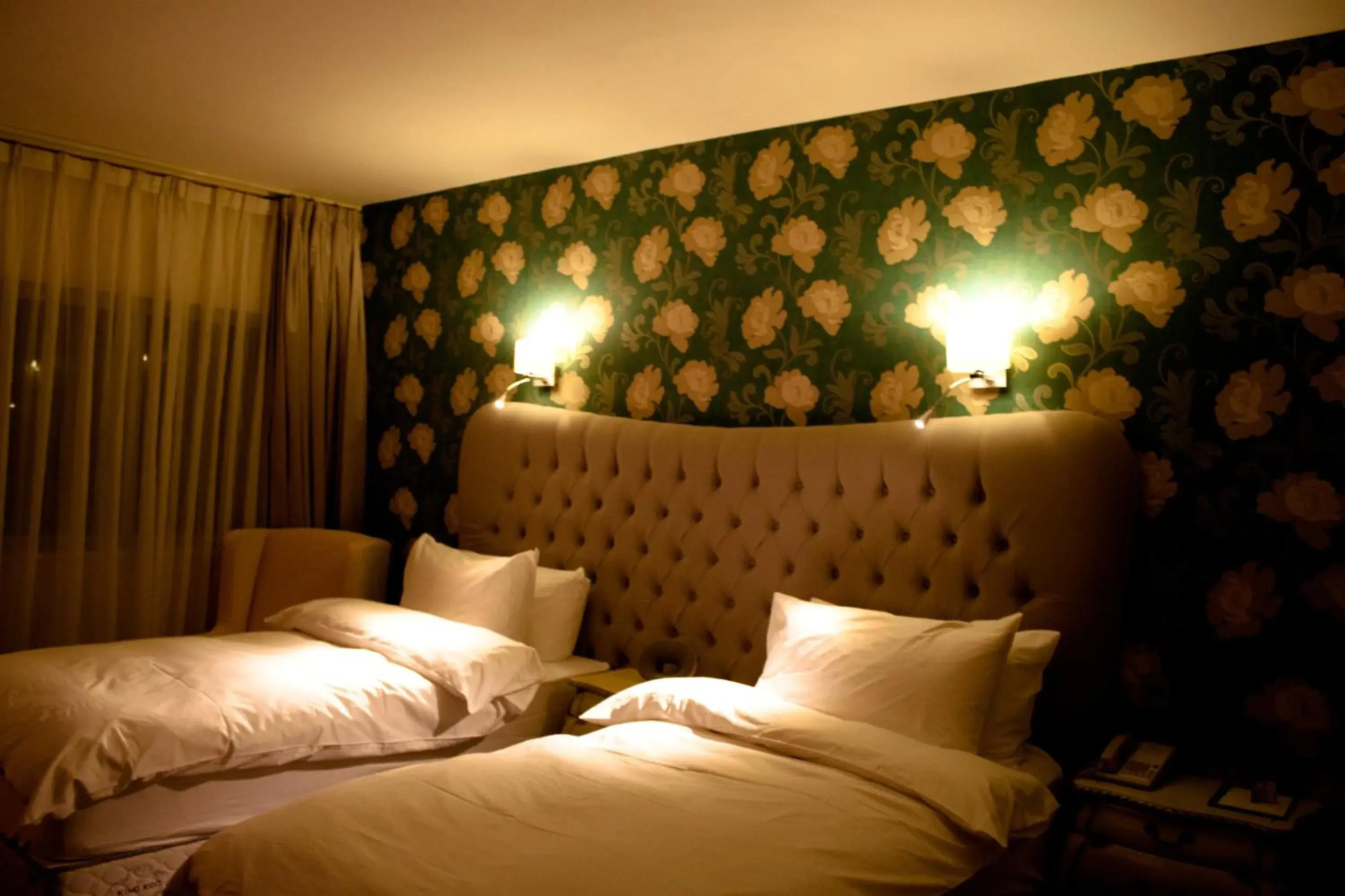 Twin Room in The Talbot Hotel Twin Room in The Talbot Hotel
