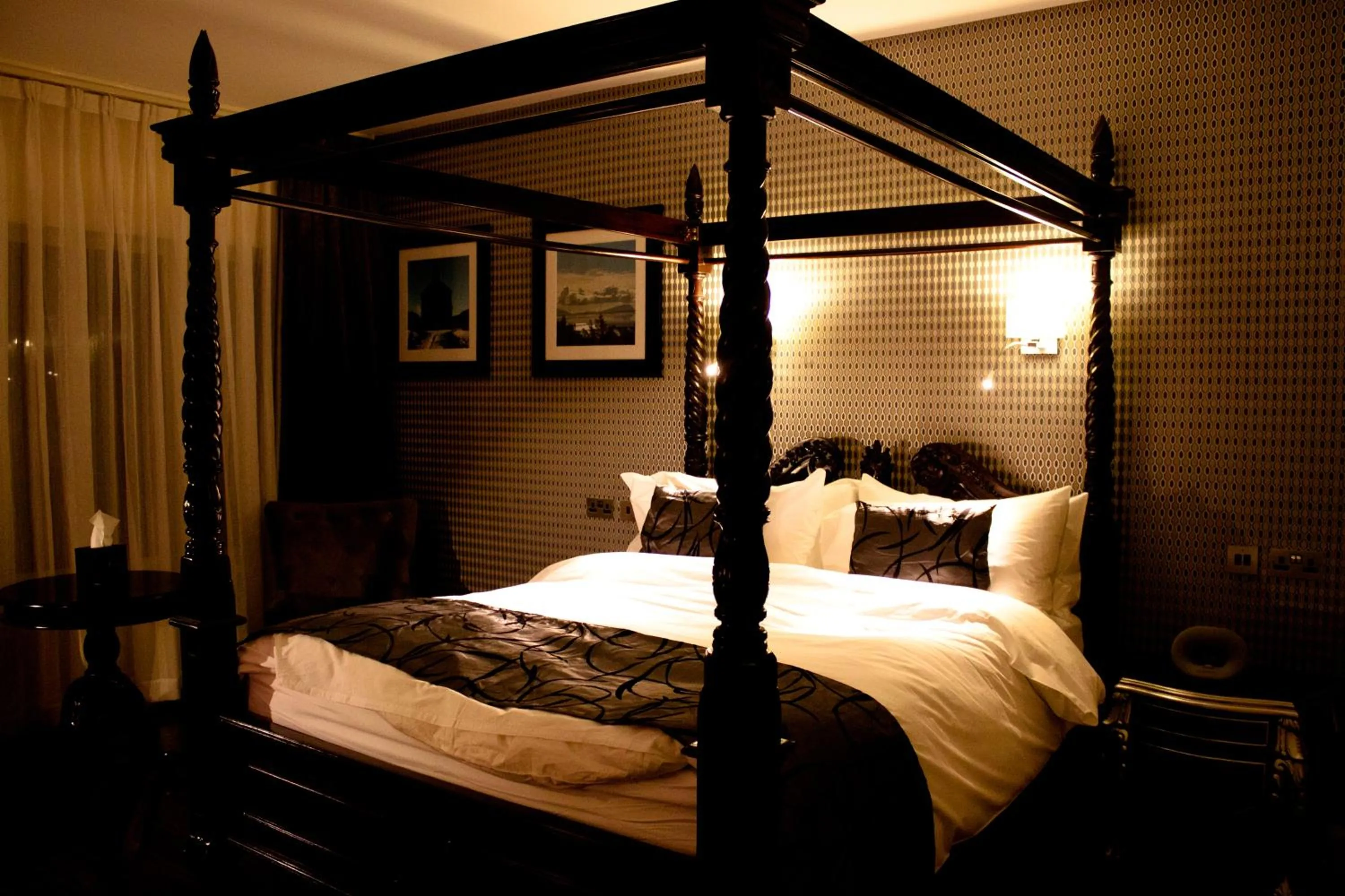Bed in The Talbot Hotel