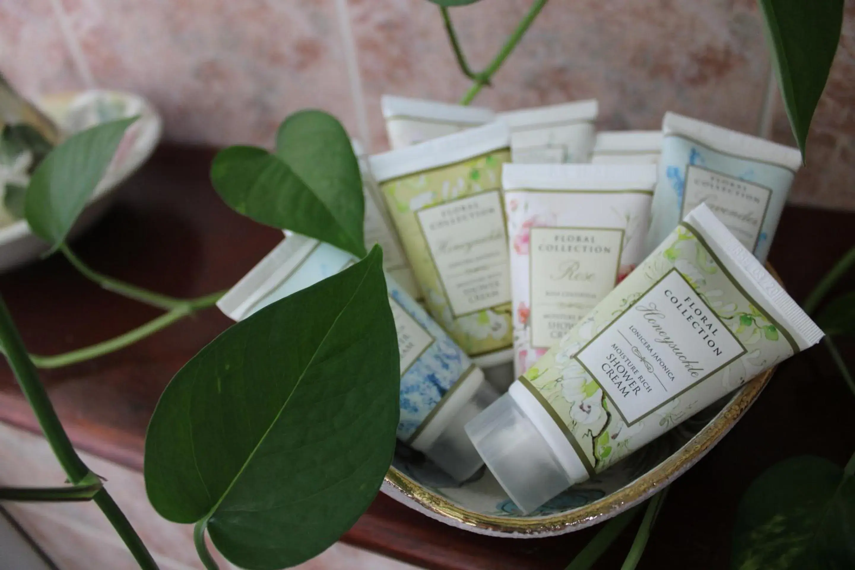 Twin Room with Shower - single occupancy in Carnalbanagh House Twin Room with Shower - single occupancy in Carnalbanagh House