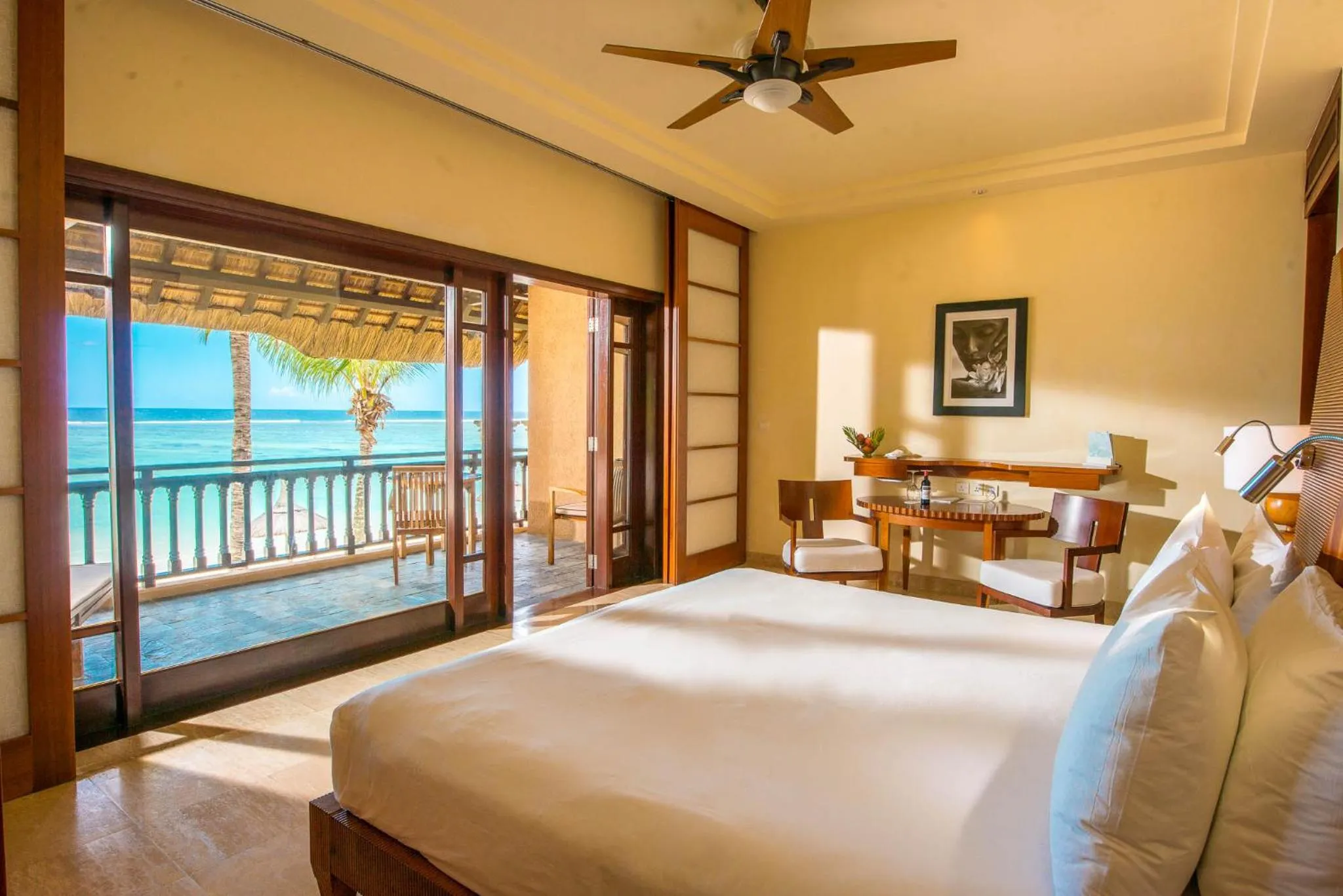 Sea view, Bed in Shanti Maurice Resort & Spa