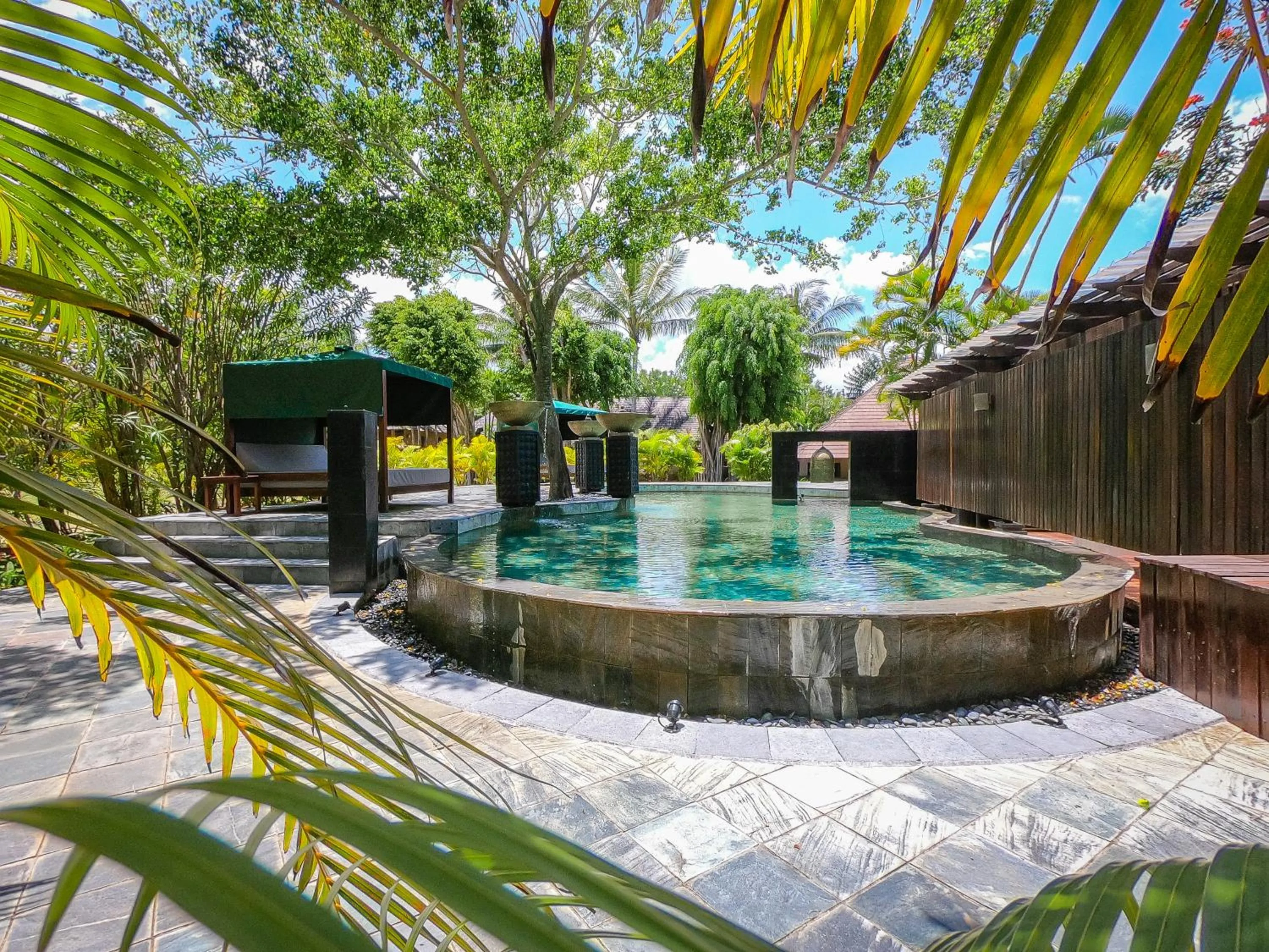 Swimming pool in Shanti Maurice Resort & Spa