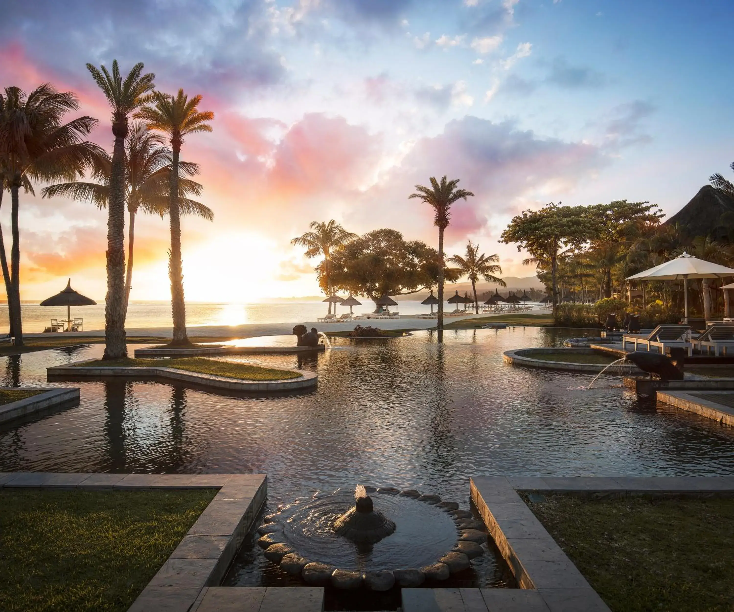 Swimming pool in Shanti Maurice Resort & Spa Swimming pool in Shanti Maurice Resort & Spa