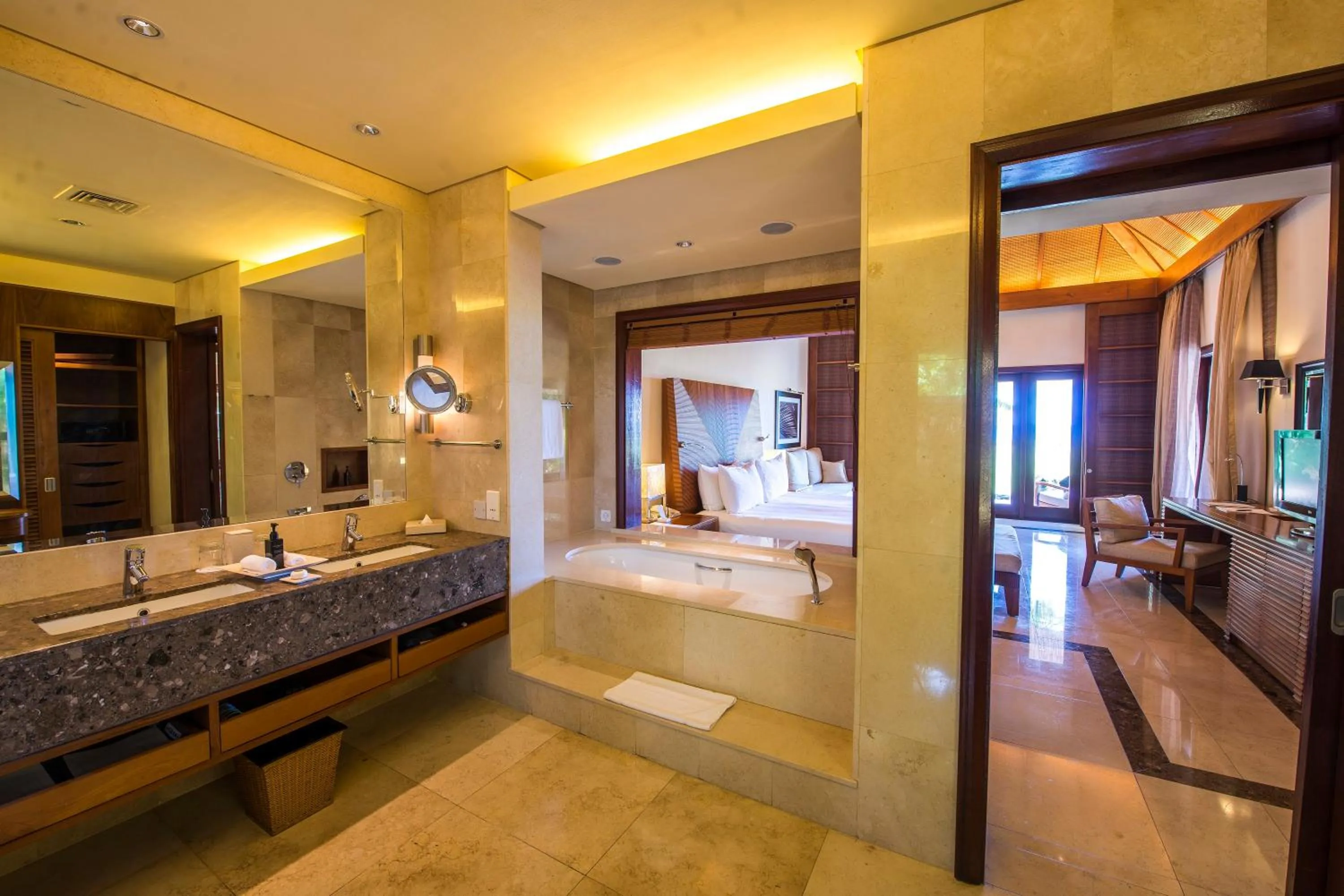 Bathroom, Bed in Shanti Maurice Resort & Spa
