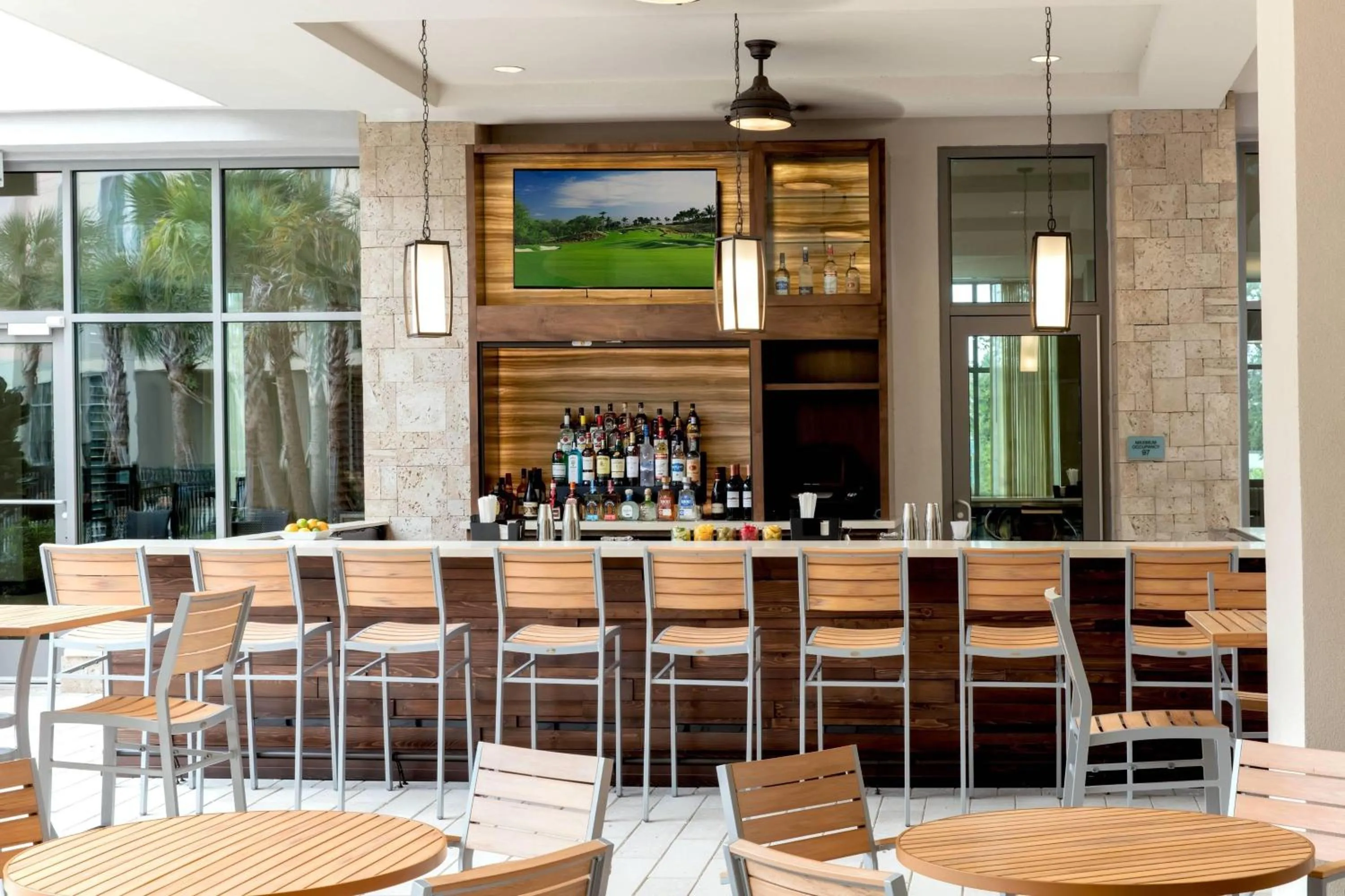 Lounge or bar in SpringHill Suites by Marriott Orlando Theme Parks Lake Buena Vista
