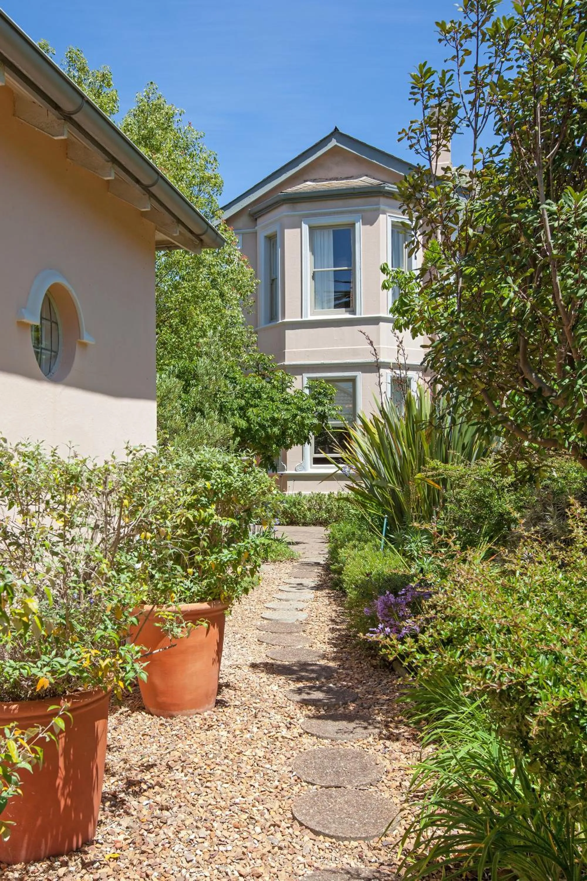 Garden in Medindi Manor