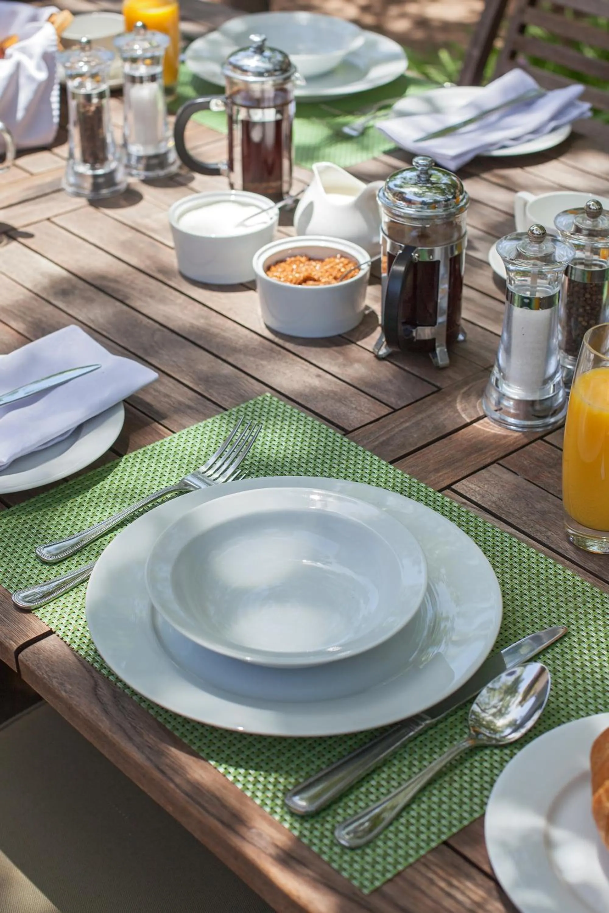 Restaurant/places to eat in Medindi Manor