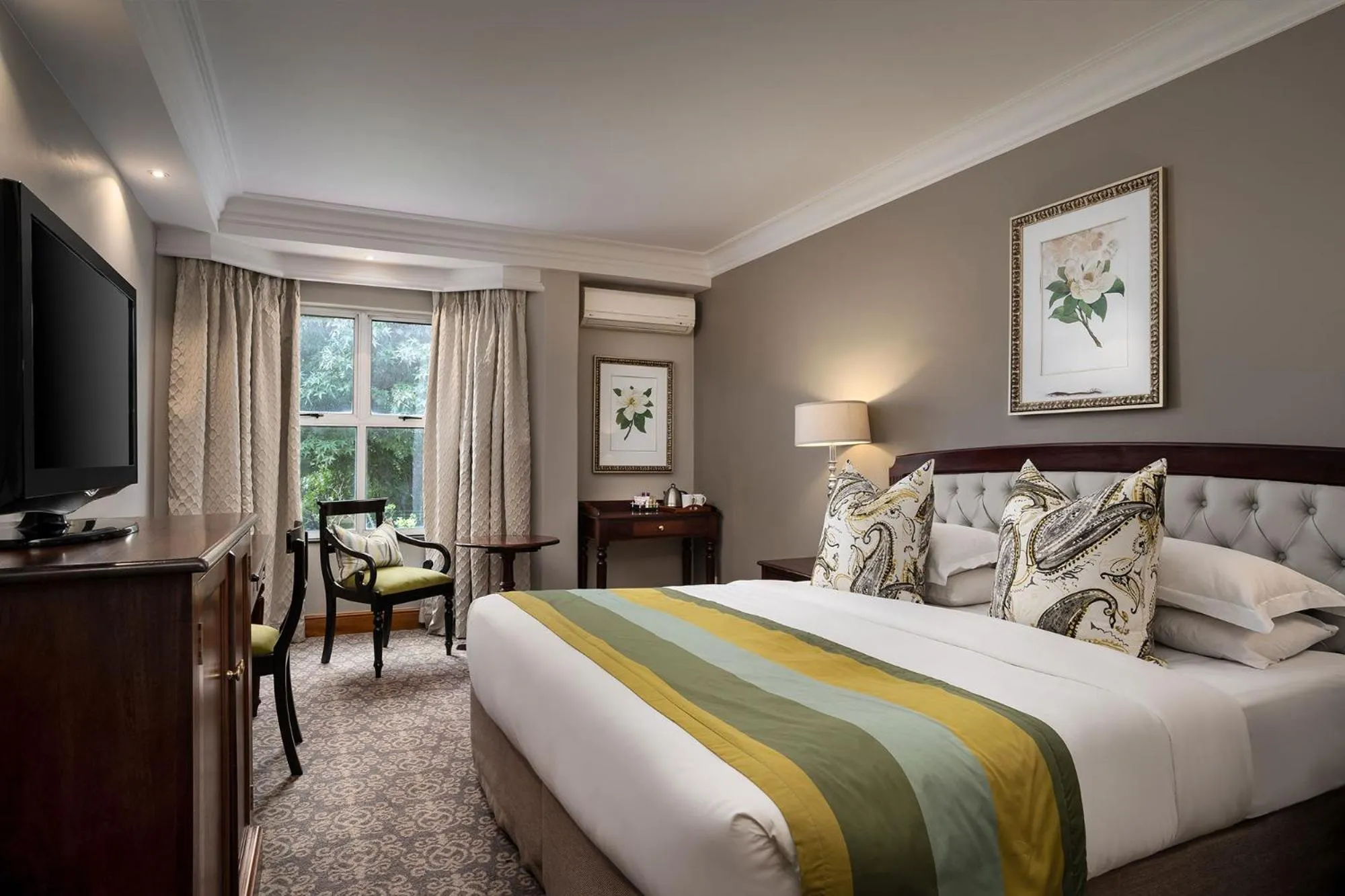 Bed in Premier Hotel Falstaff