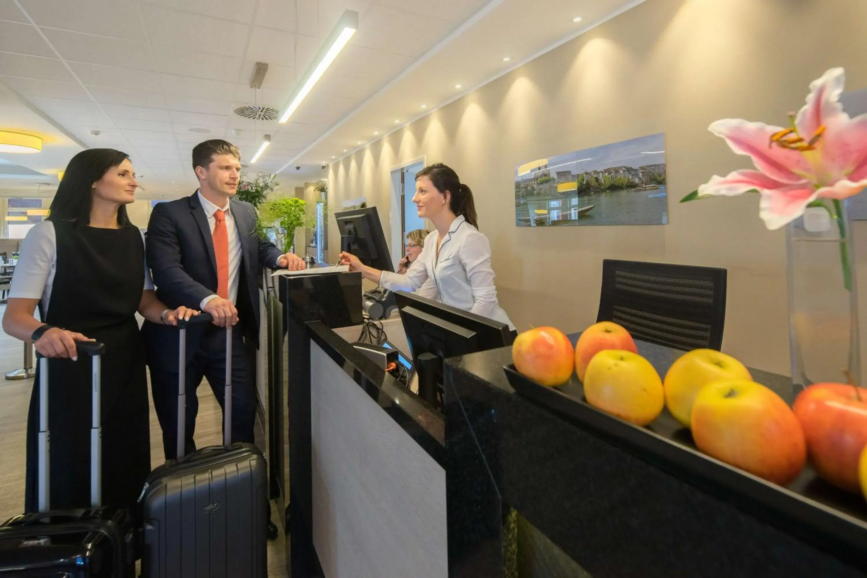 Lobby or reception in Best Western Hotel Dreiländerbrücke Weil am Rhein / Basel Lobby or reception in Best Western Hotel Dreiländerbrücke Weil am Rhein / Basel