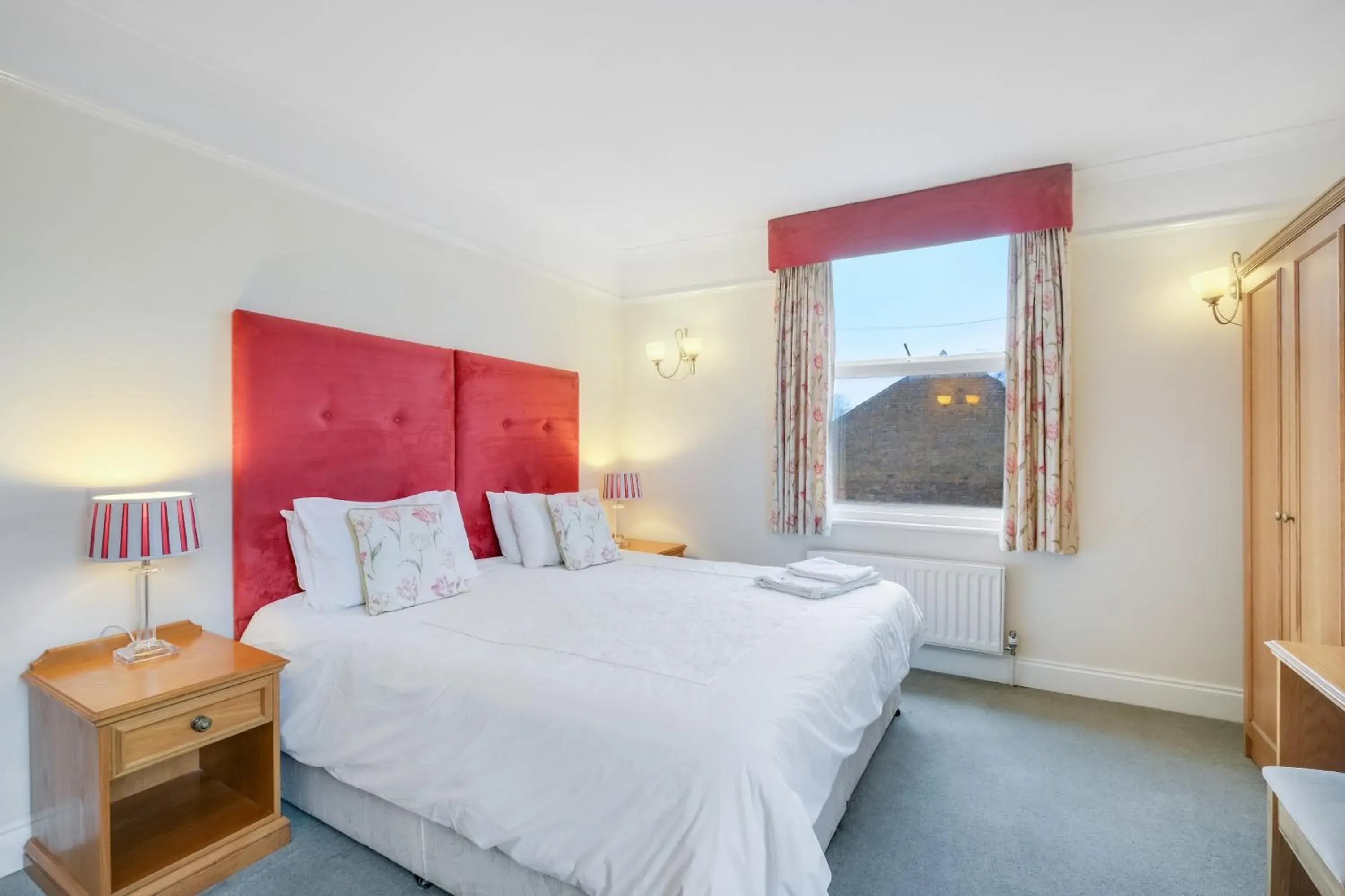 Superior Double or Twin Room in Charles House - Windsor Castle Superior Double or Twin Room in Charles House - Windsor Castle
