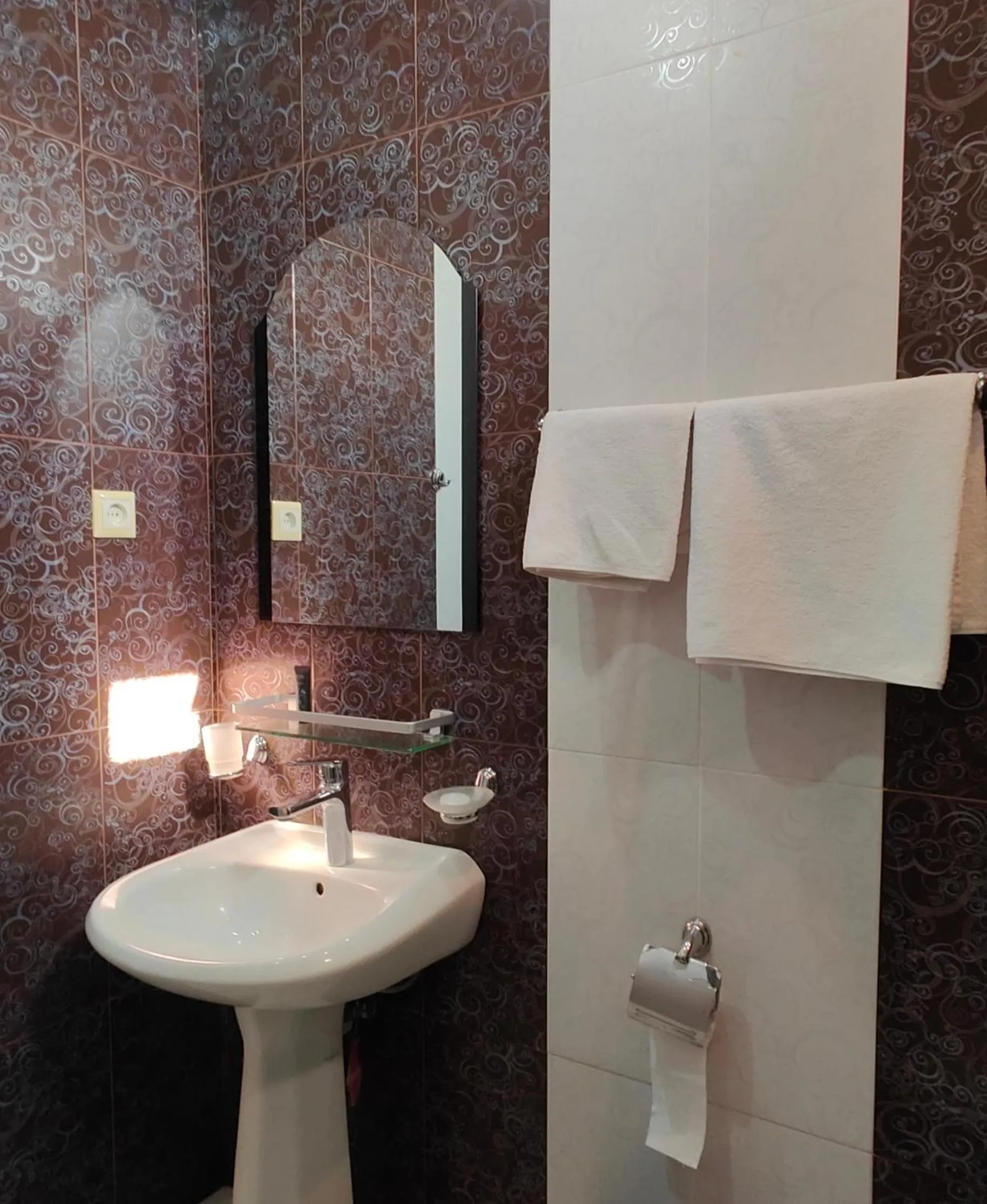 Toilet in Areg Hotel