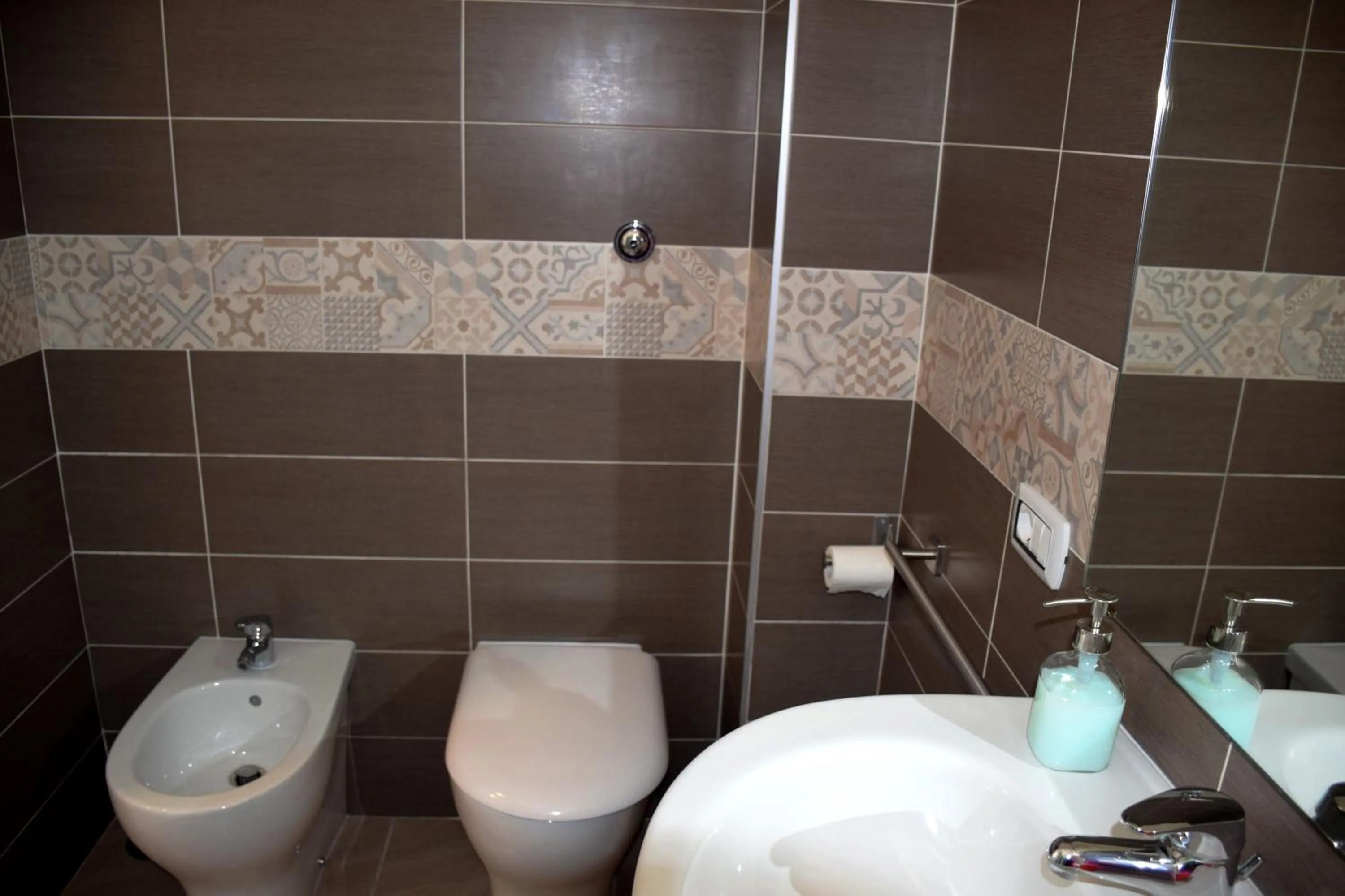 Bathroom in Vic Street B&B