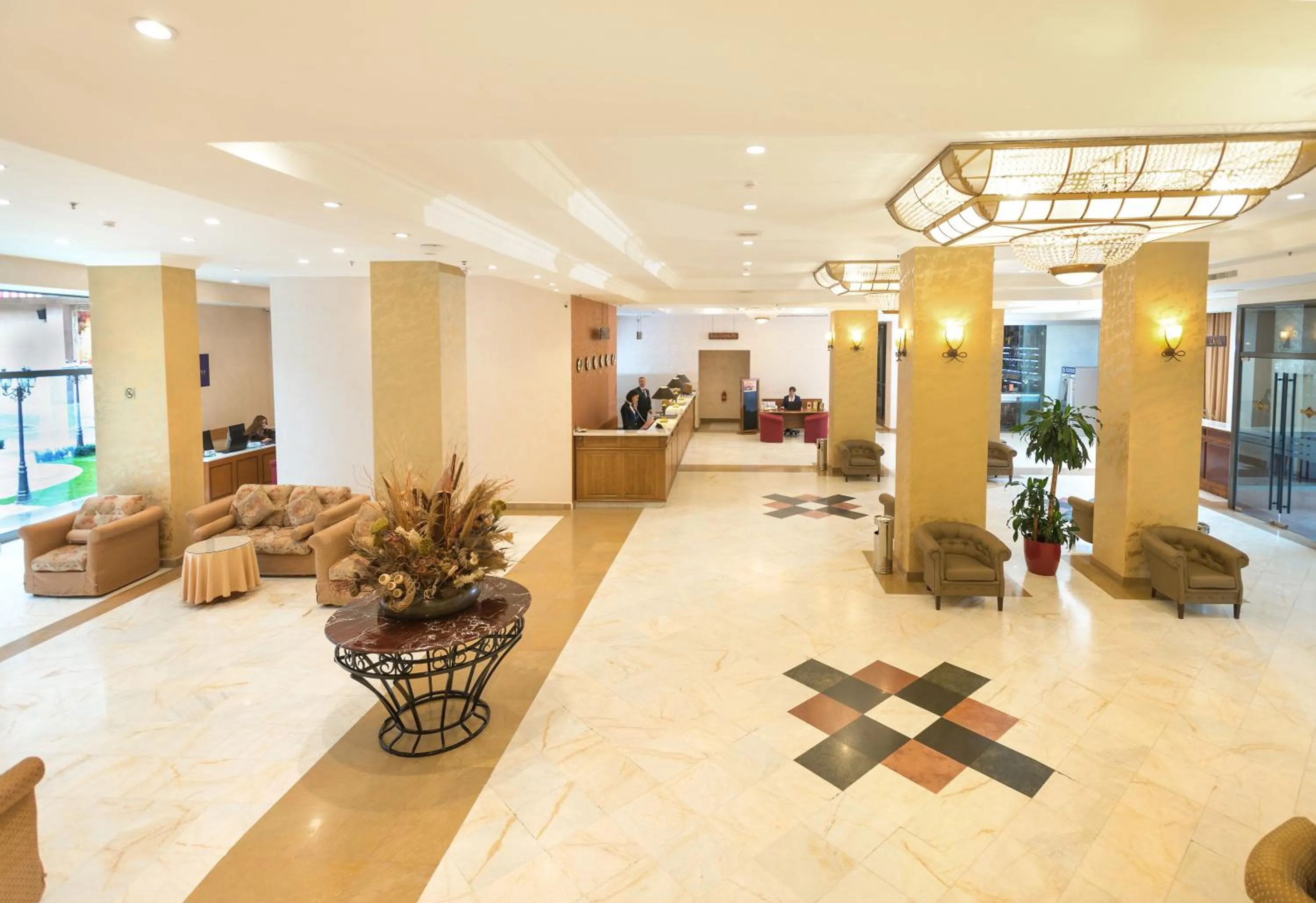 Lobby or reception in Ani Plaza Hotel