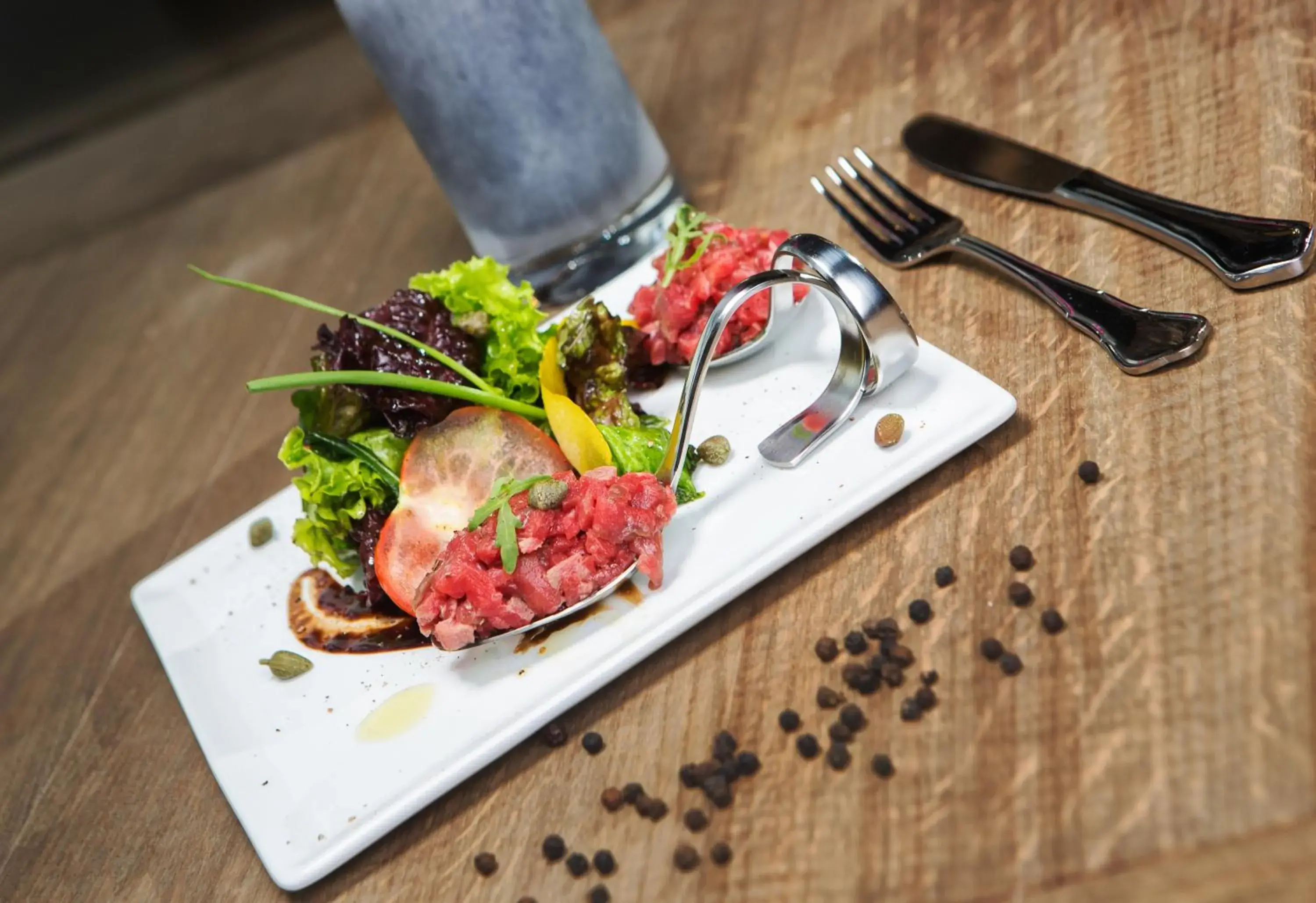 Restaurant/places to eat in Ani Plaza Hotel Restaurant/places to eat in Ani Plaza Hotel