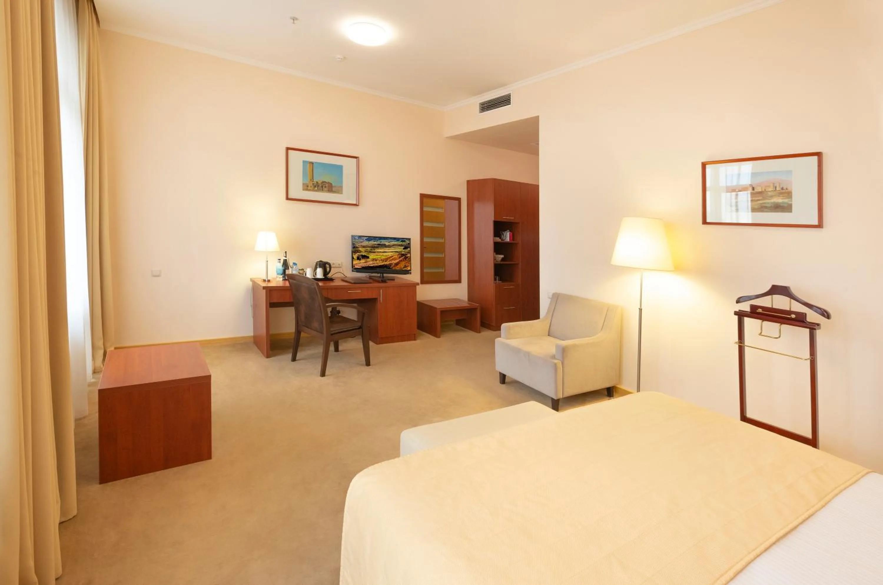 Photo of the whole room, Bed in Ani Plaza Hotel