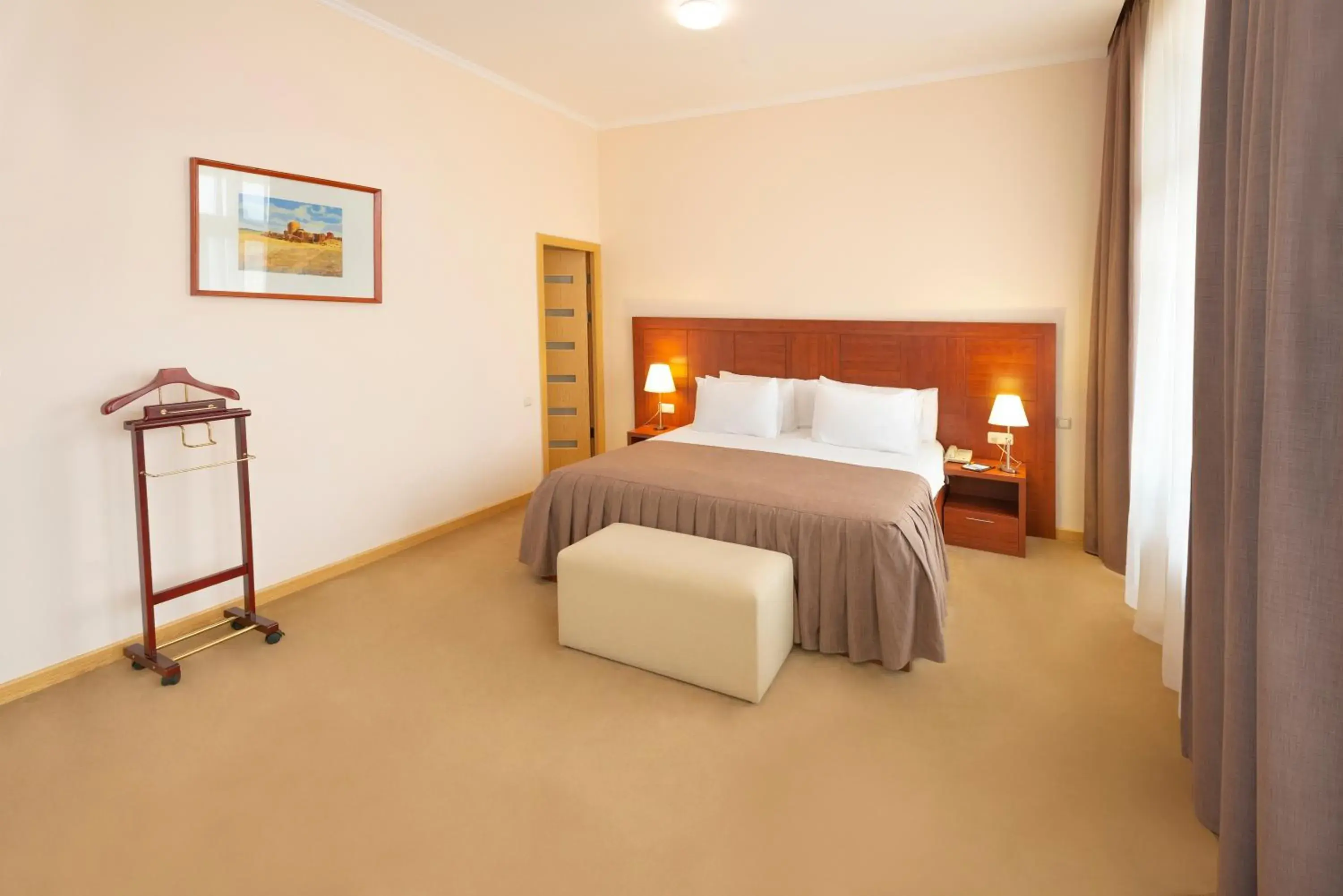 Photo of the whole room, Bed in Ani Plaza Hotel Photo of the whole room, Bed in Ani Plaza Hotel