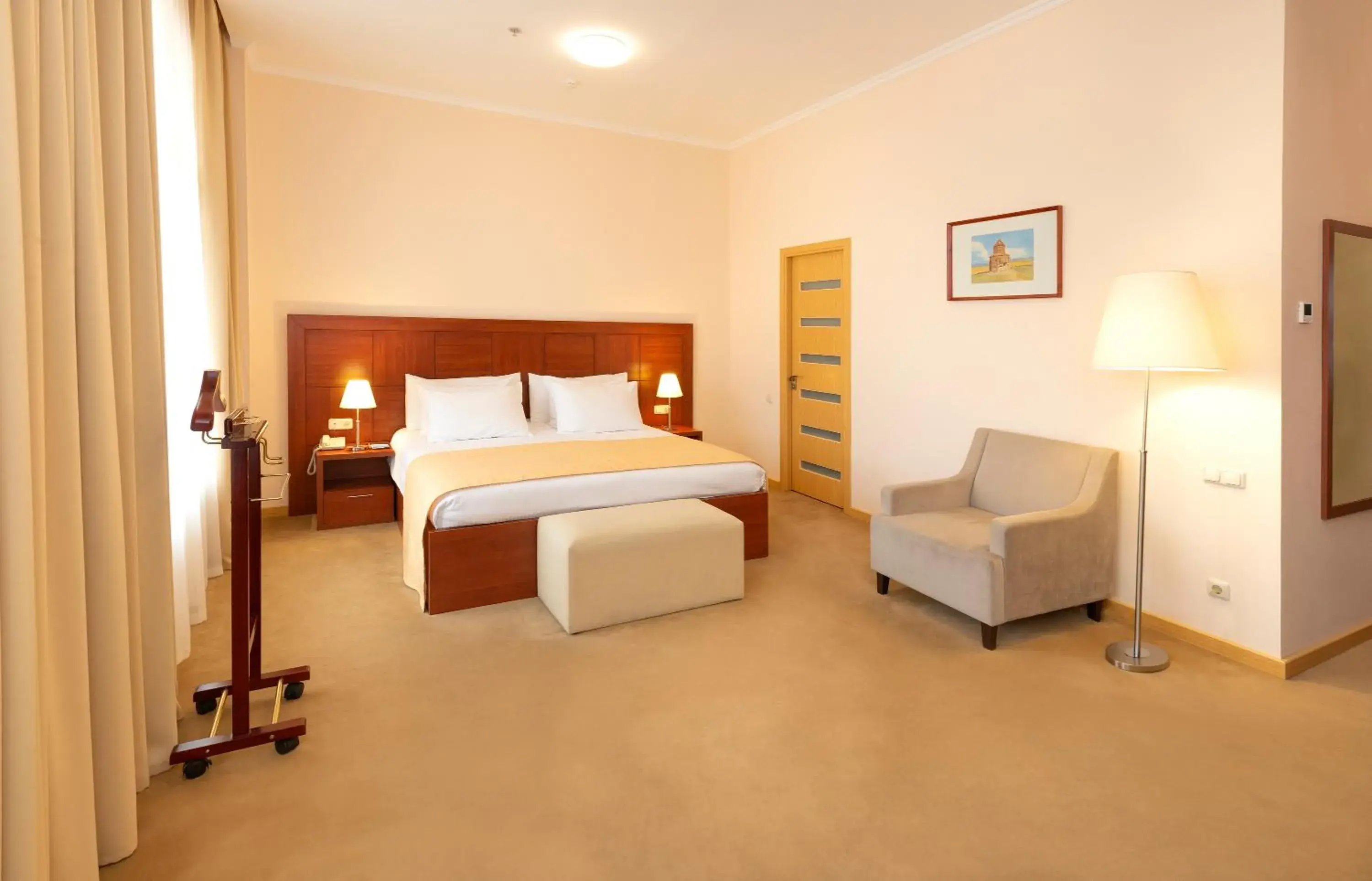 Photo of the whole room, Bed in Ani Plaza Hotel Photo of the whole room, Bed in Ani Plaza Hotel