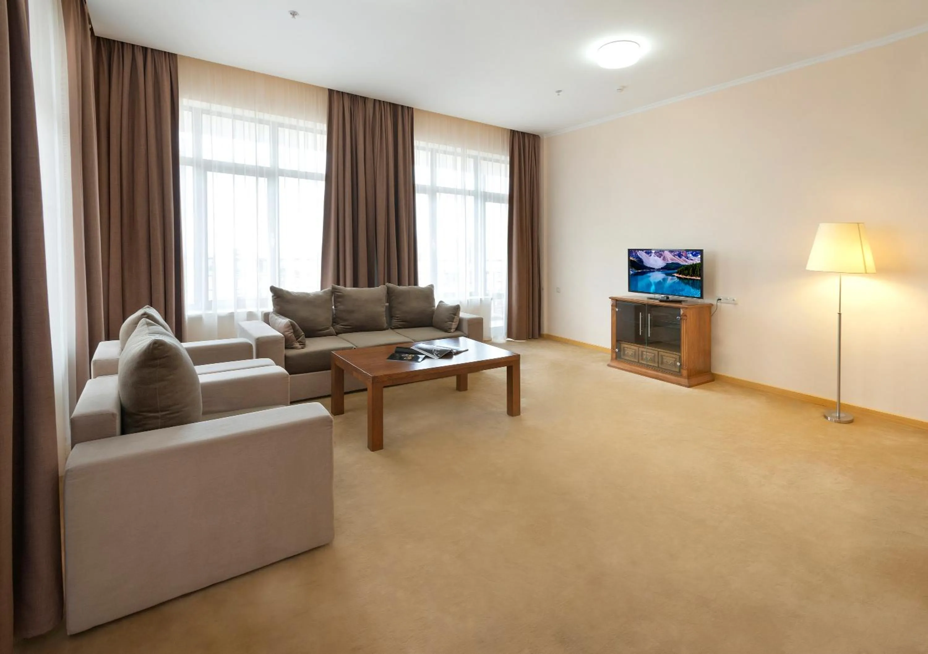 Living room in Ani Plaza Hotel