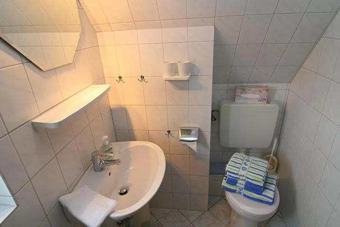 Bathroom in Haus Gräpel App 5