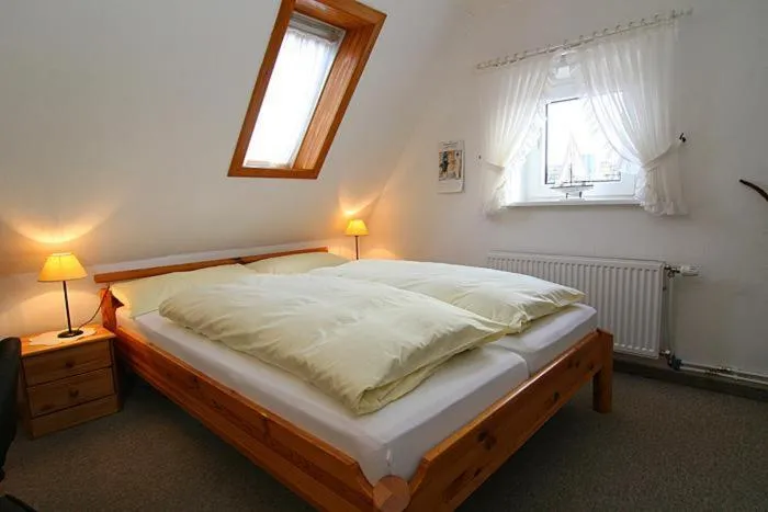 Bedroom, Bed in Haus Gräpel App 5