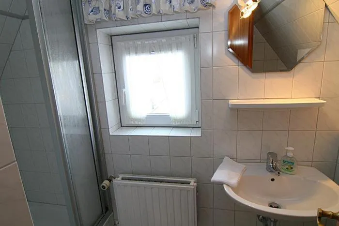 Bathroom in Haus Gräpel App 5