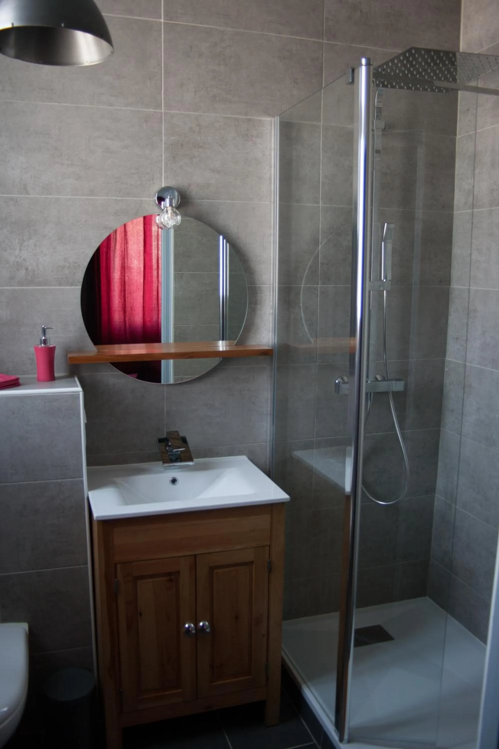 Shower in L'Iliade - Chambres d'hôtes - B&B à Bouzy