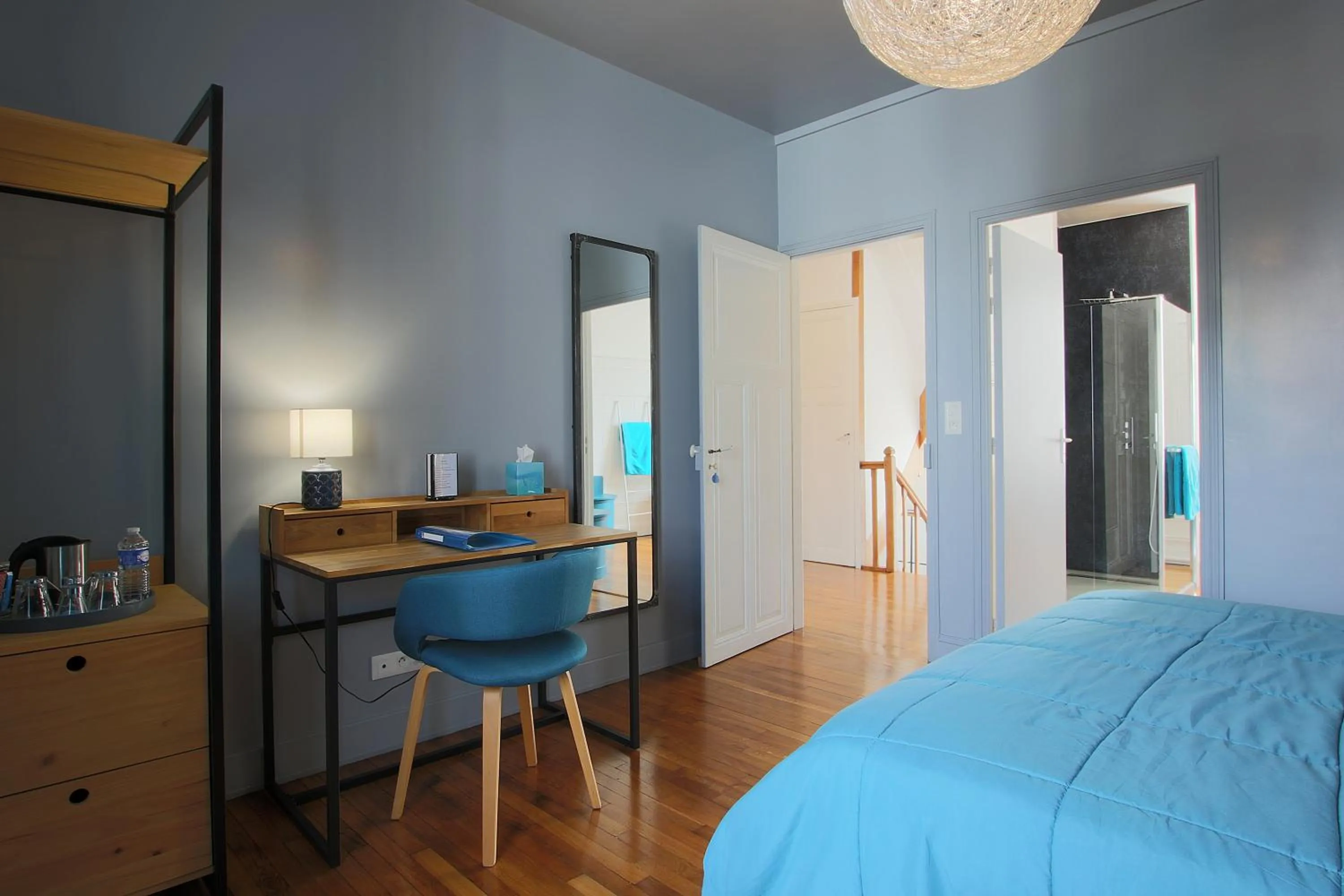 Bedroom, Bed in L'Iliade - Chambres d'hôtes - B&B à Bouzy