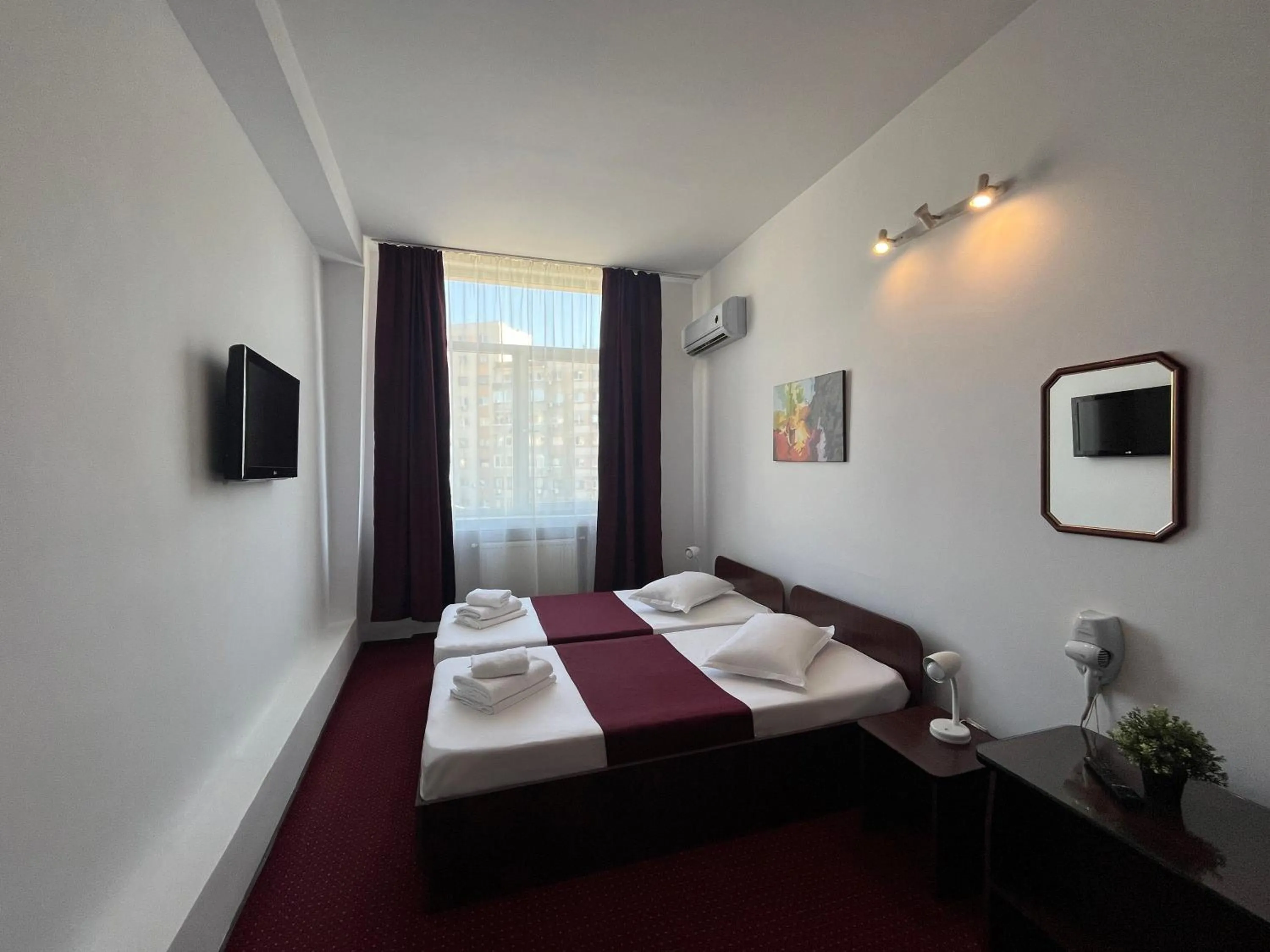 Photo of the whole room in Hotel Tineretului