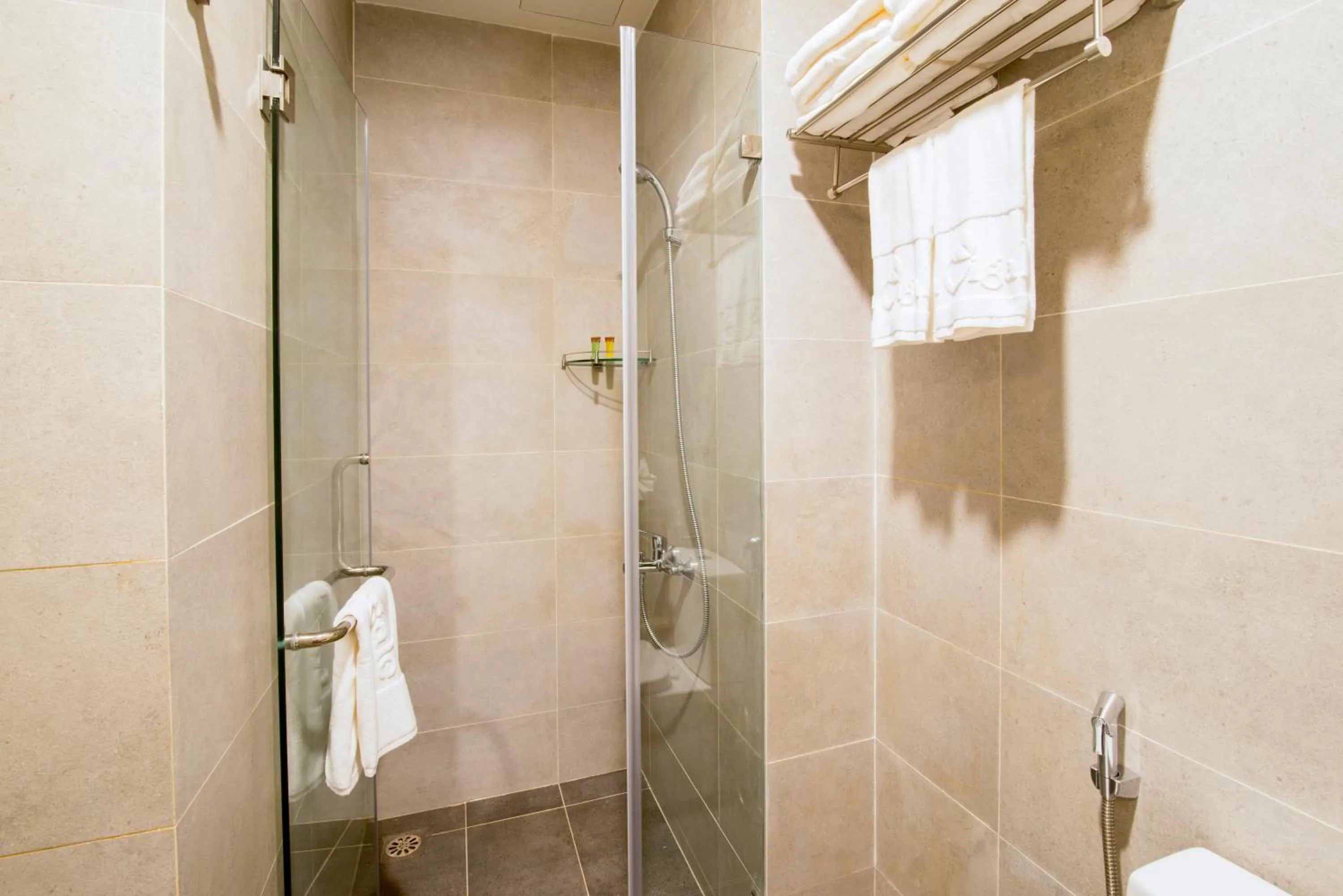 Bathroom in La Cigale Residence