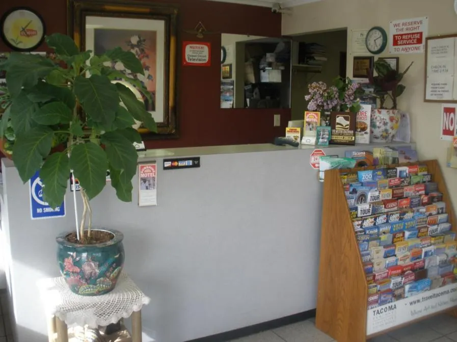 Facade/entrance in Sunshine Motel