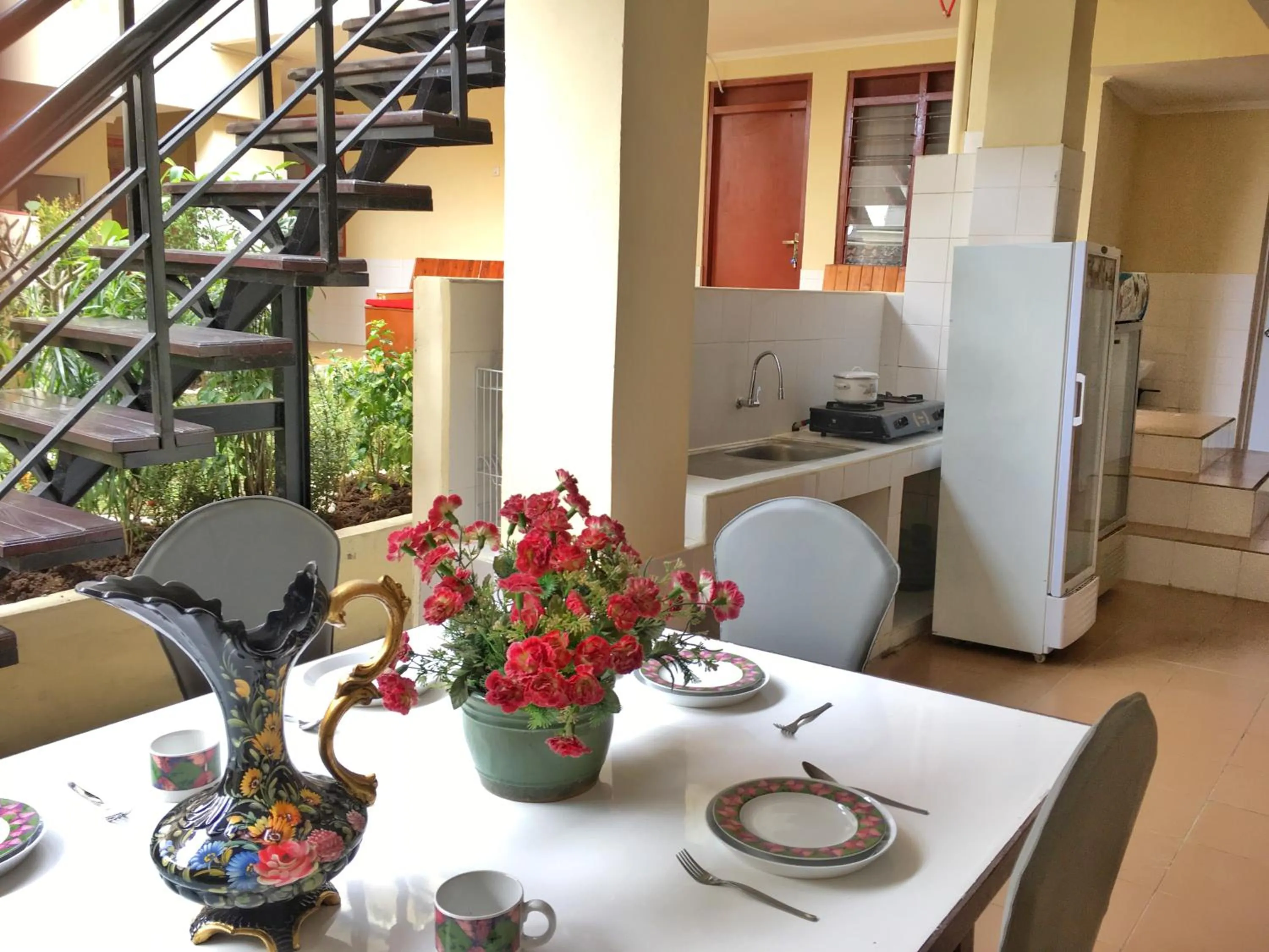 Communal kitchen in Indekost Bogor