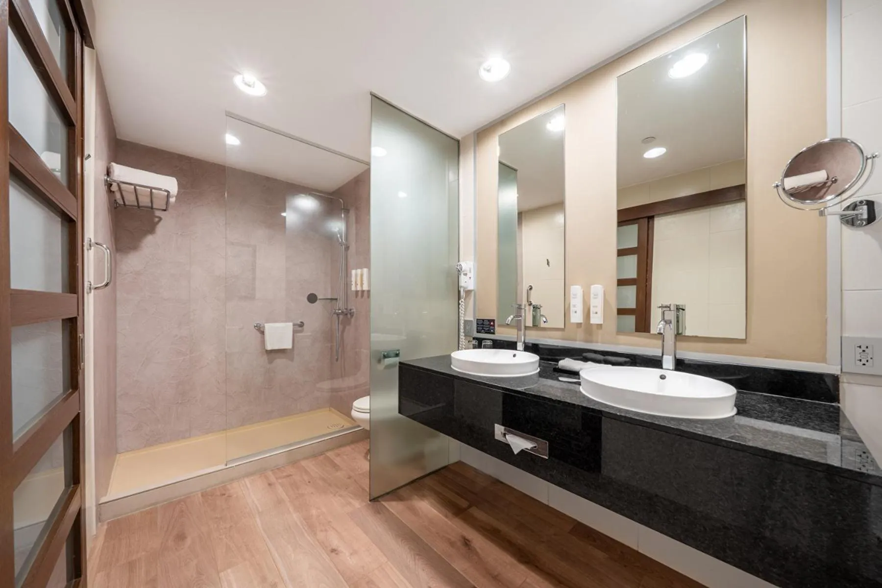 Bathroom in Riu Plaza Panamá