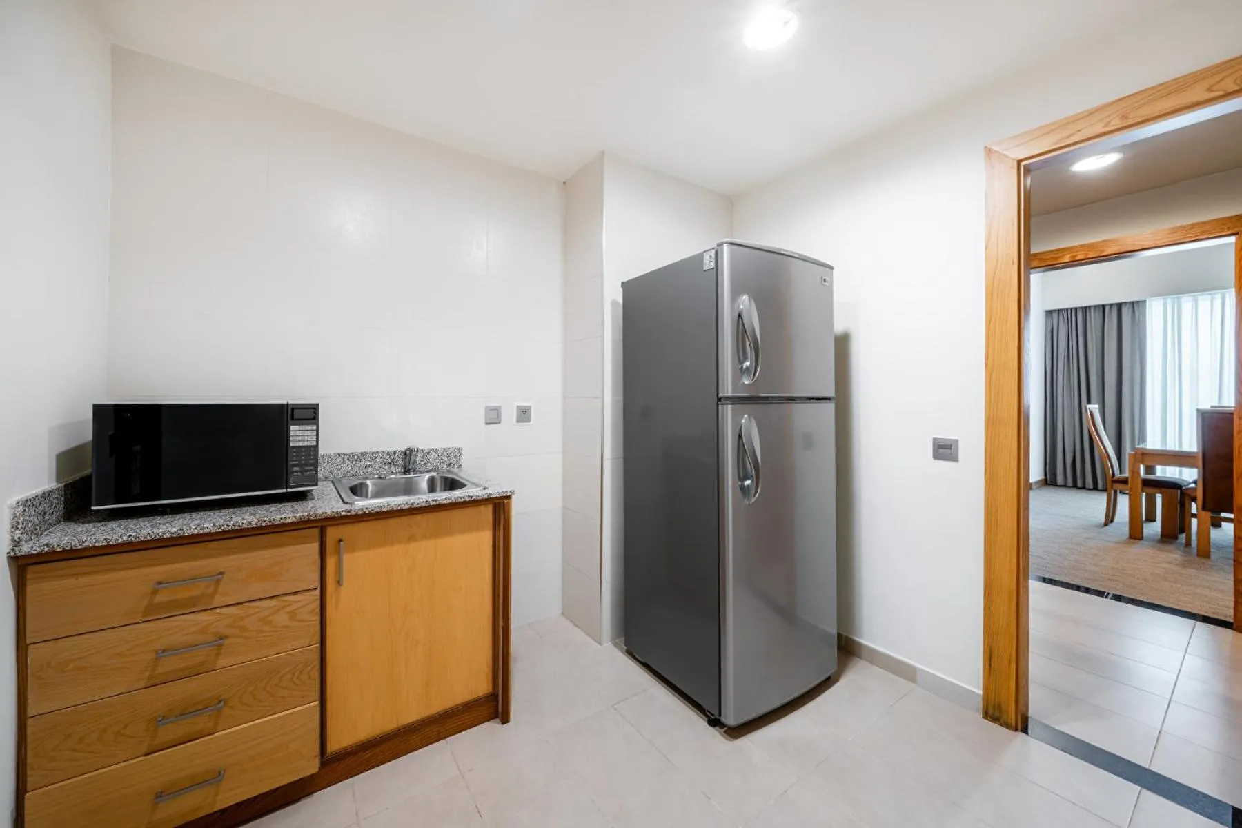 microwave in Riu Plaza Panamá