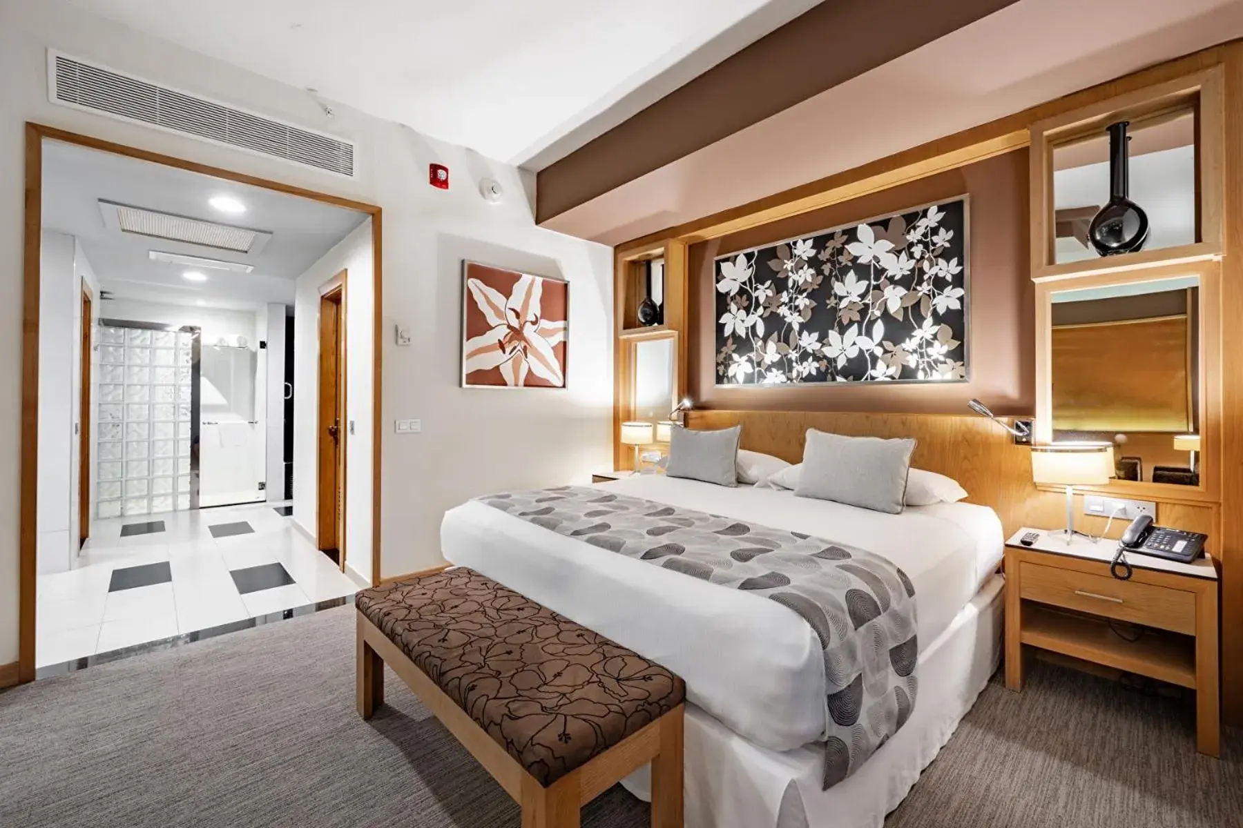 Package Penthouse Apartment (In the heart of the city) in Riu Plaza Panamá Package Penthouse Apartment (In the heart of the city) in Riu Plaza Panamá