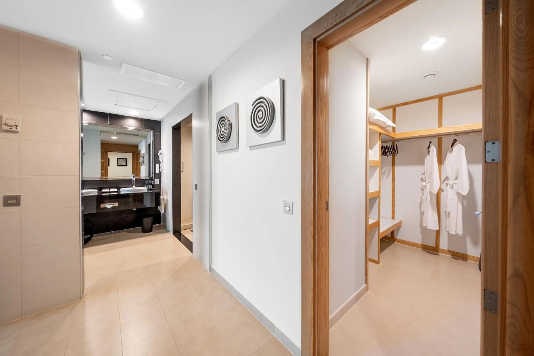 Bathroom in Riu Plaza Panamá