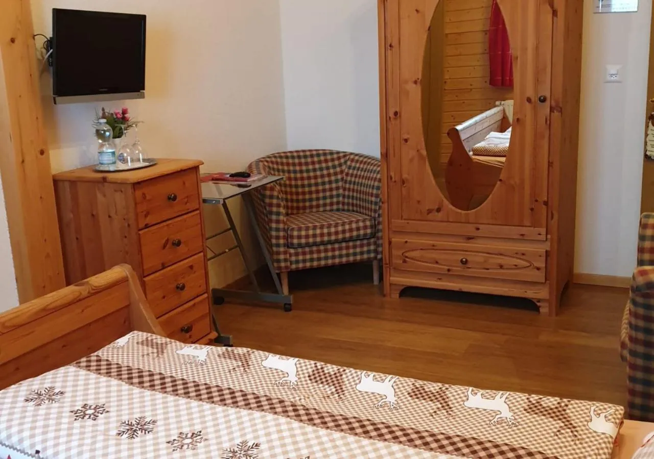 Seating area, Bed in Hotel-Restaurant le Relais Panoramique