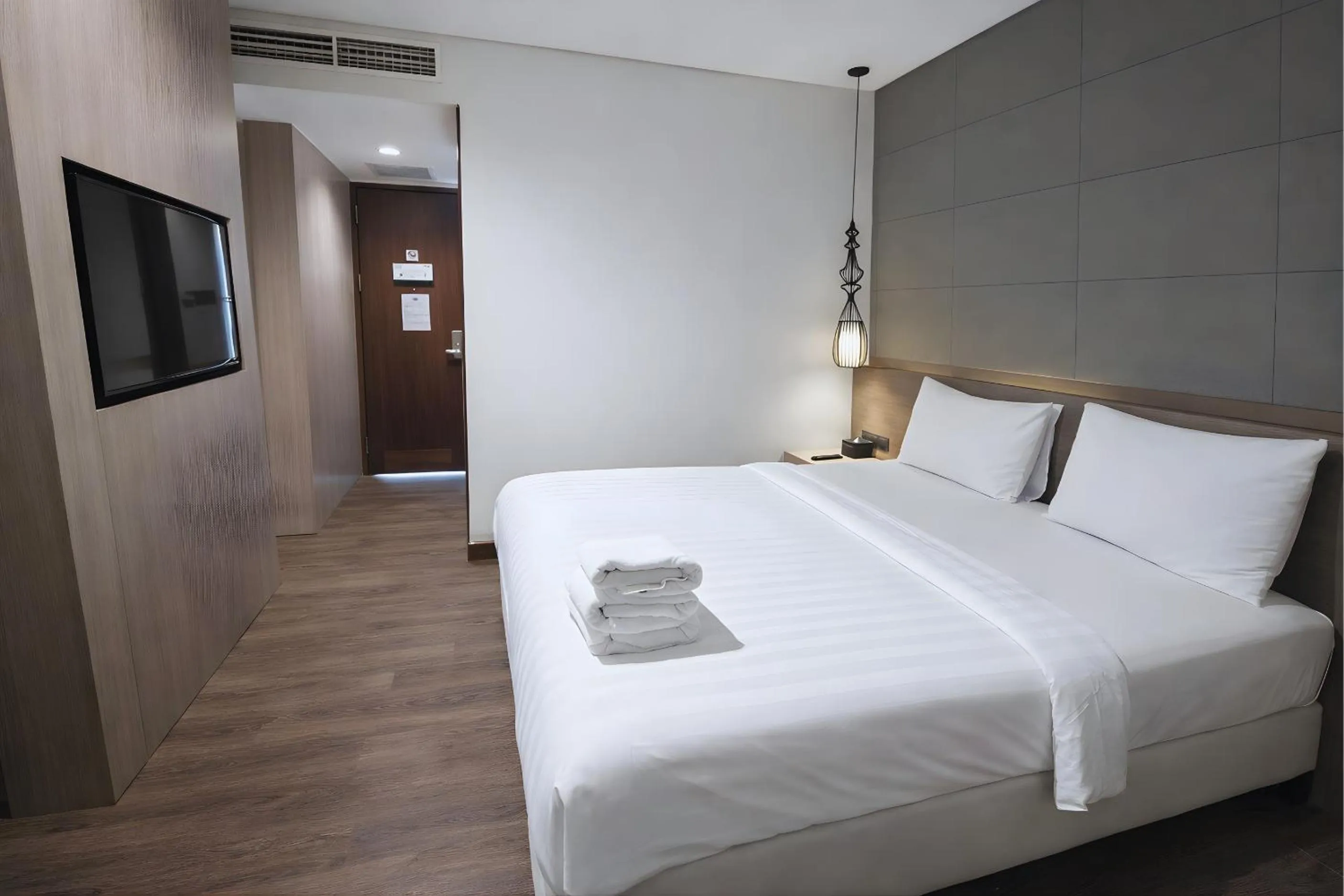 Bedroom, Bed in Rivoli Hotel Jakarta