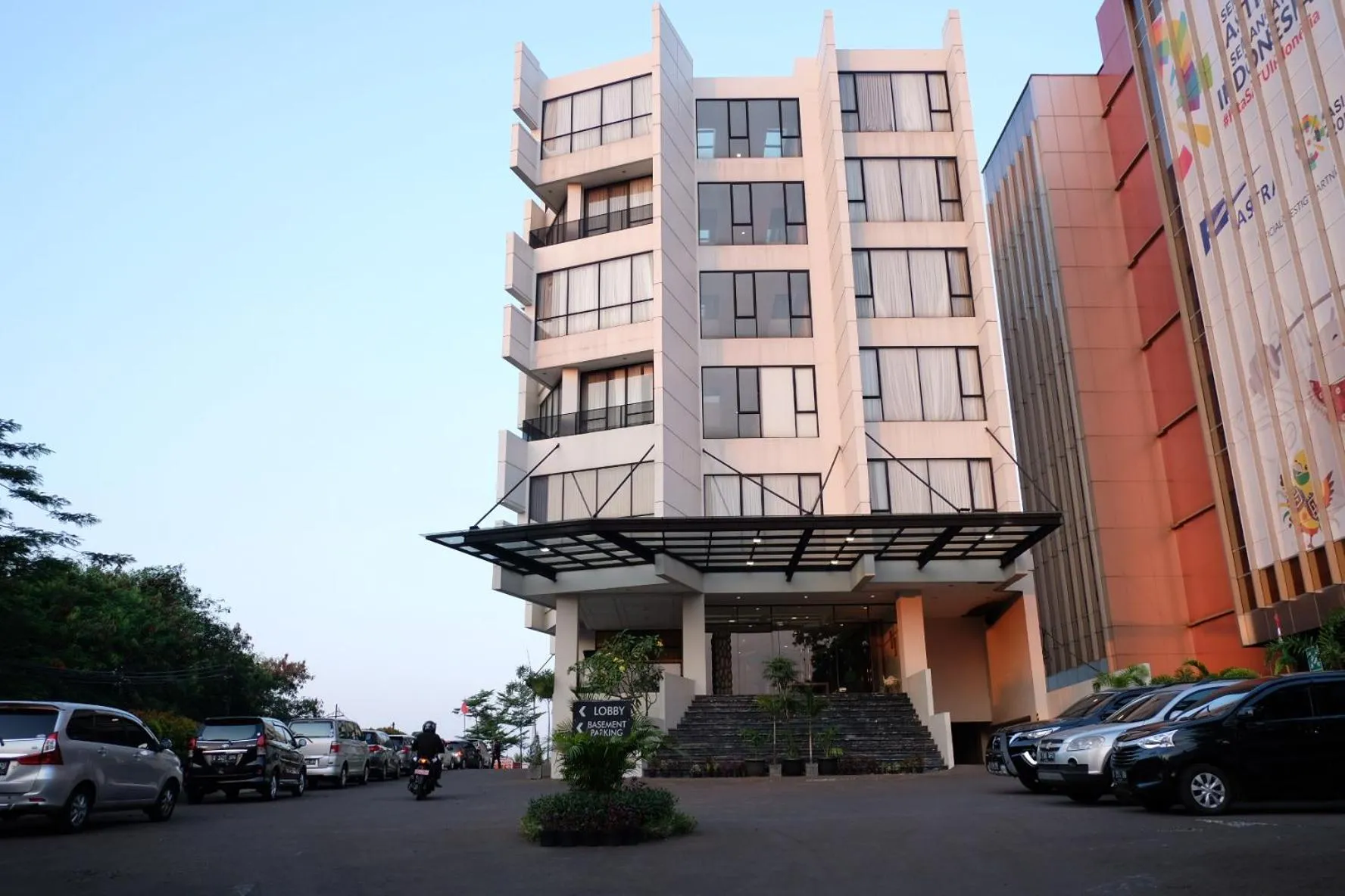 Property building in Rivoli Hotel Jakarta