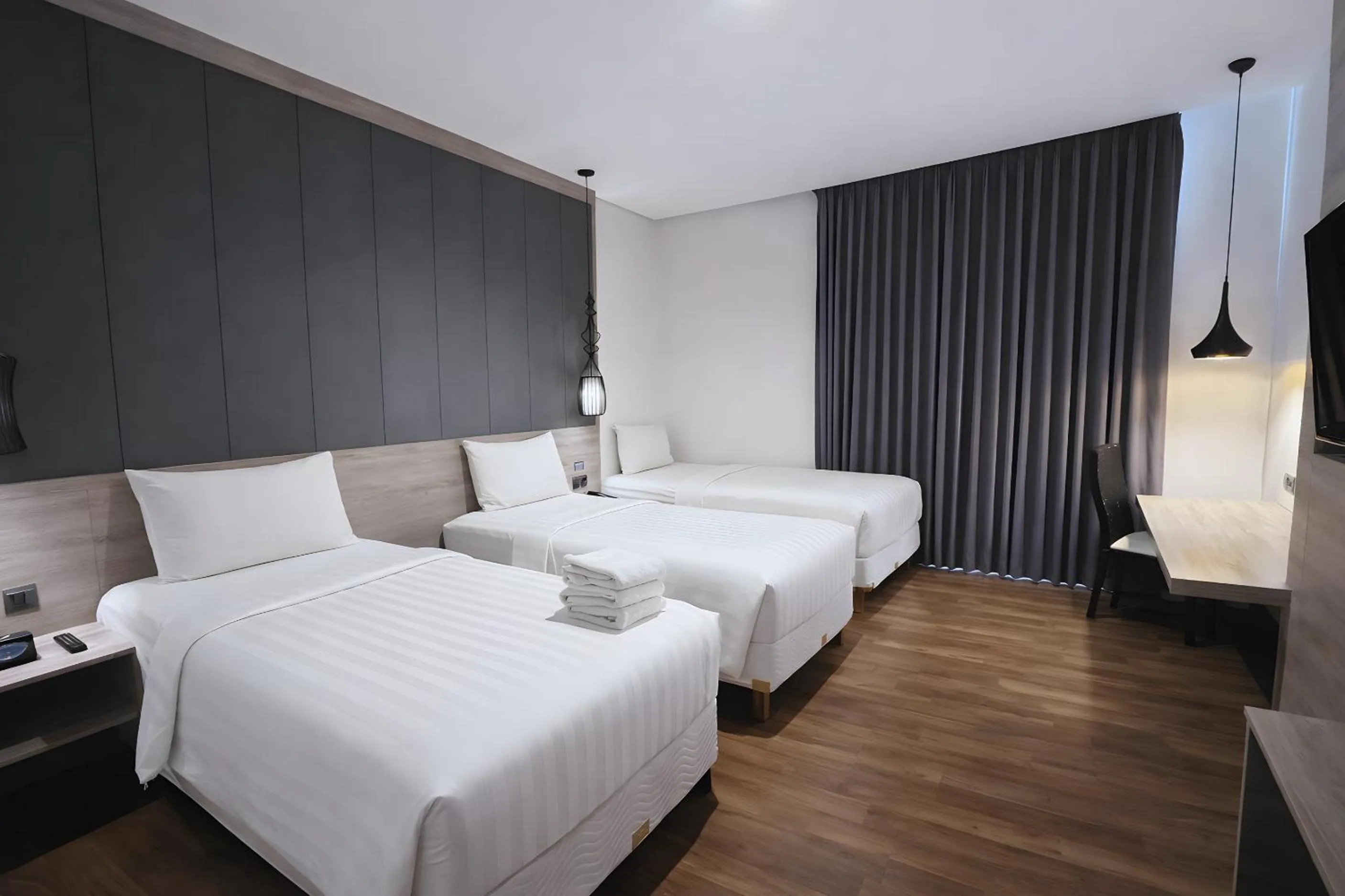 Bedroom, Bed in Rivoli Hotel Jakarta