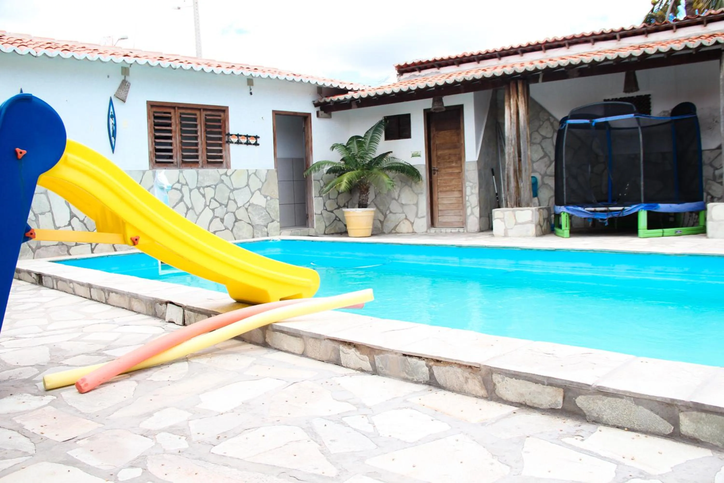 Swimming pool in Pousada Brésil Aventure