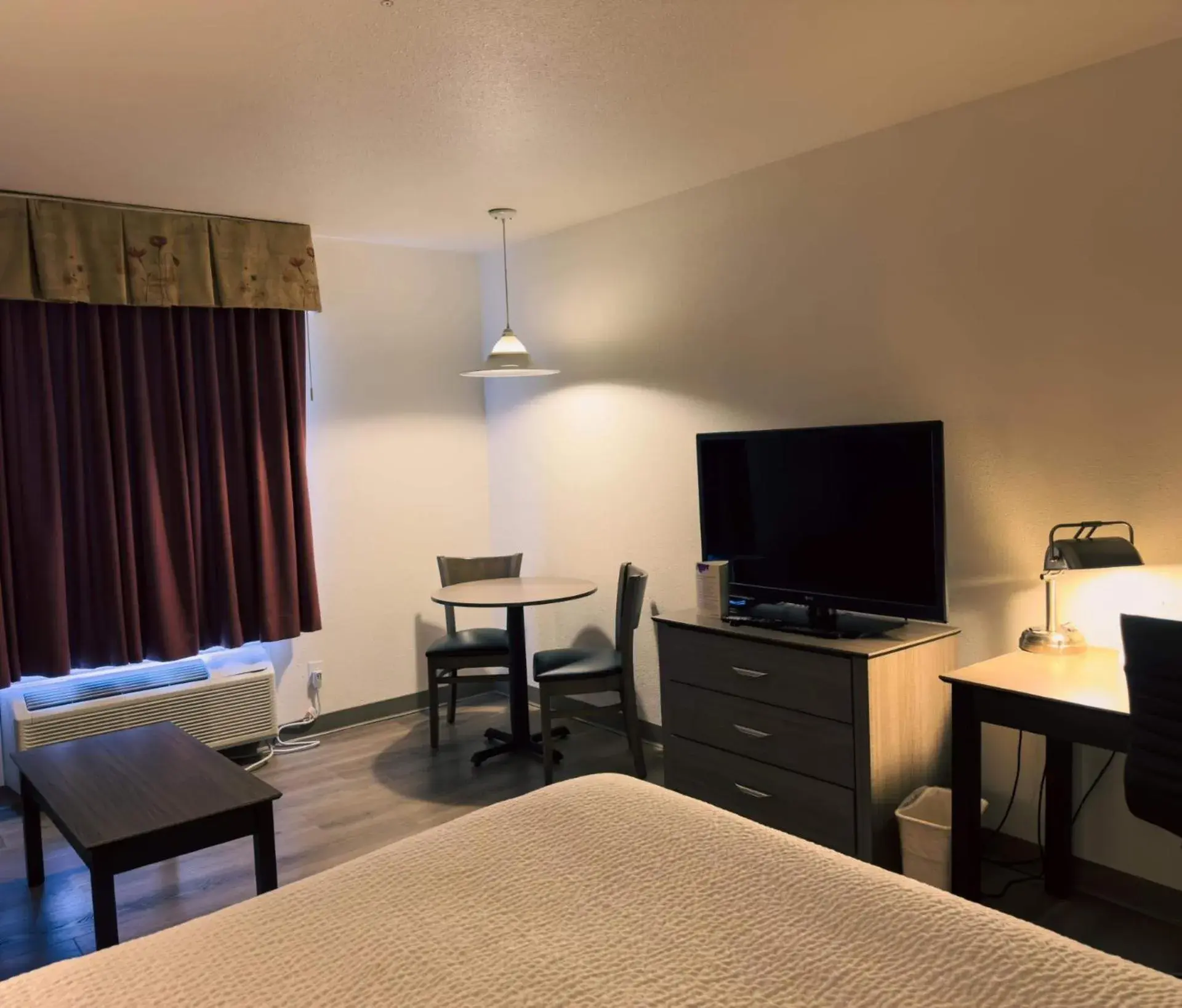 Bed in Super 8 by Wyndham Dawson Creek Bed in Super 8 by Wyndham Dawson Creek