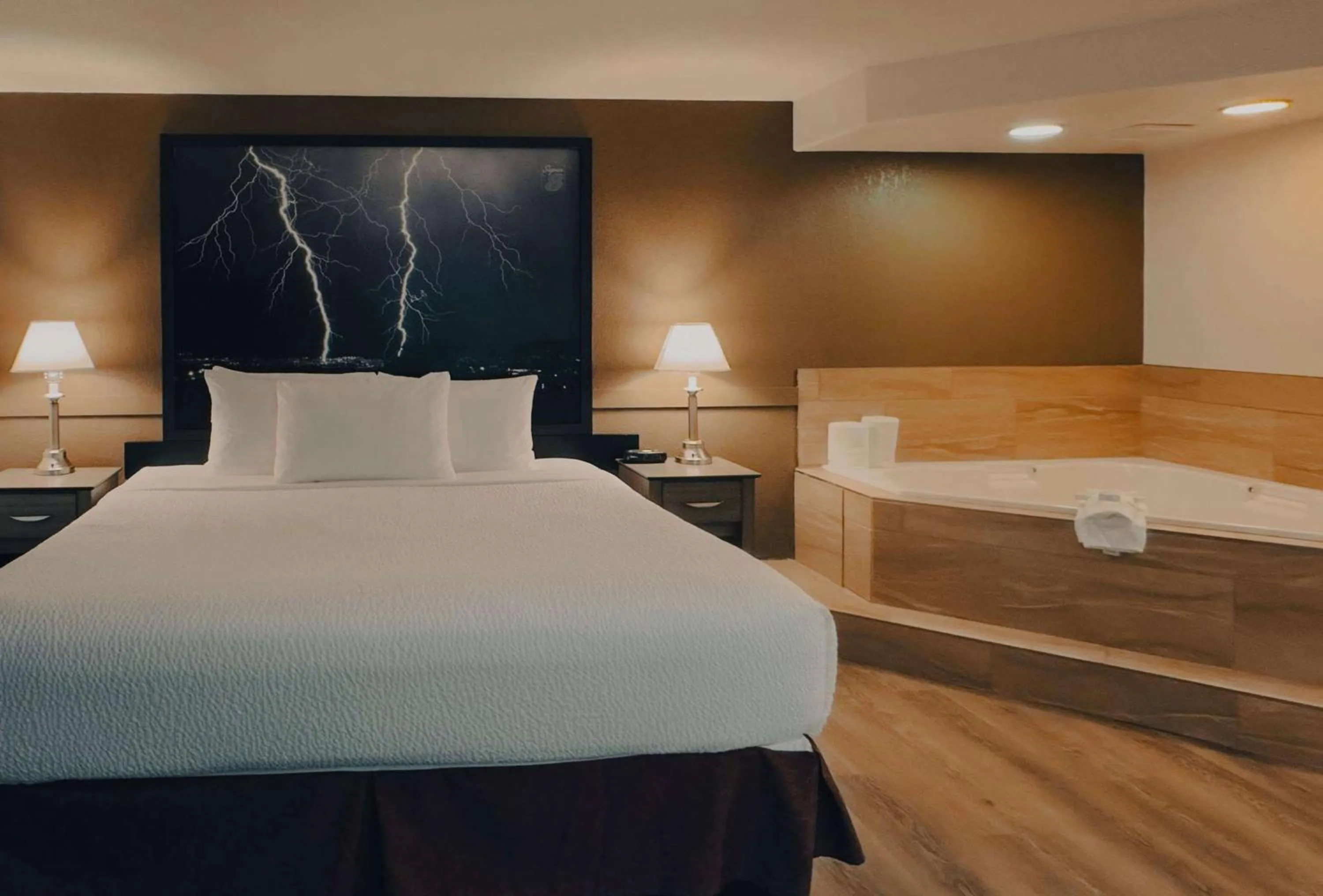 Photo of the whole room, Bed in Super 8 by Wyndham Dawson Creek