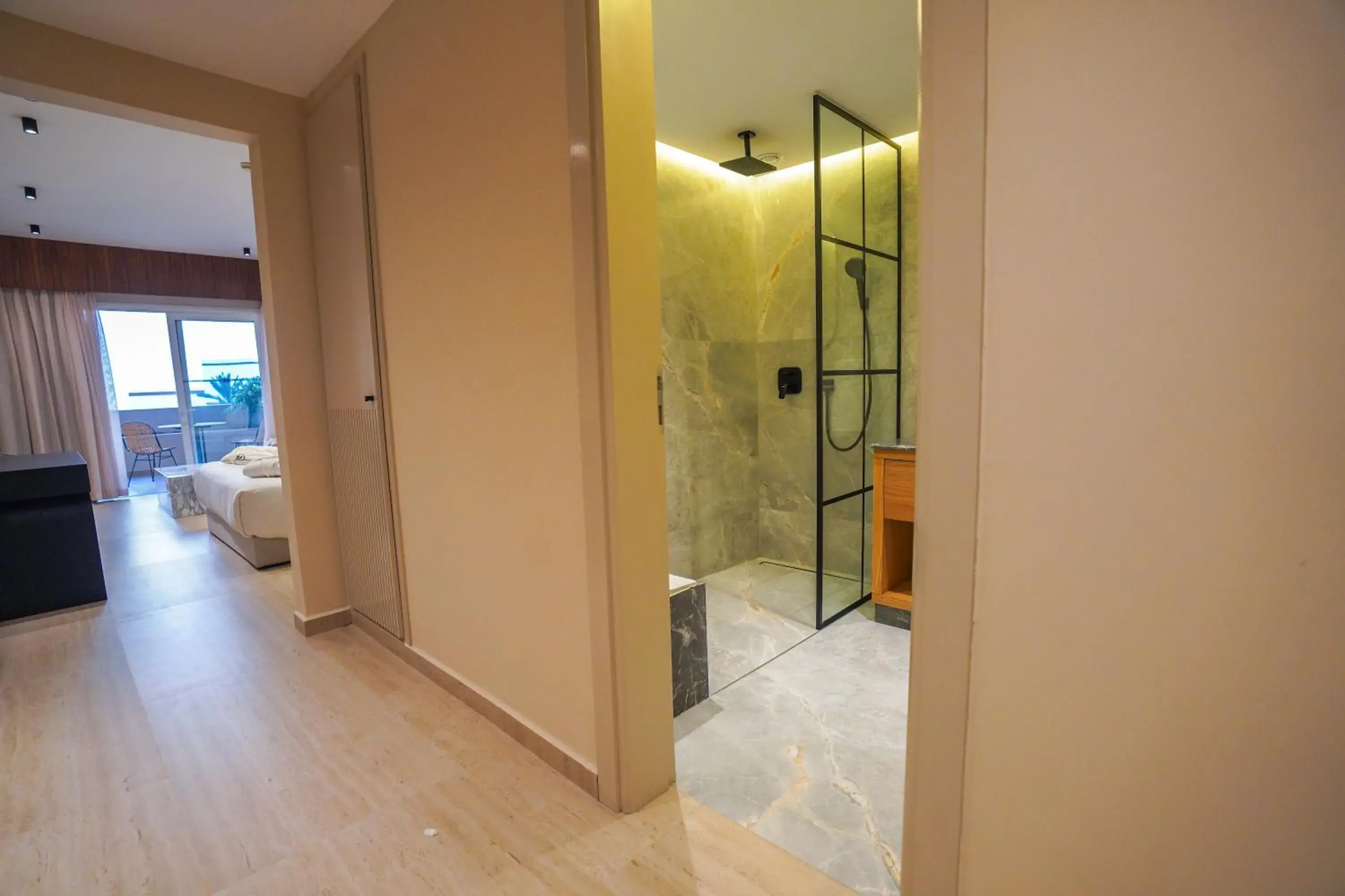 Shower in Ocean Atlantic View (Ex Bo Hotel) Shower in Ocean Atlantic View (Ex Bo Hotel)