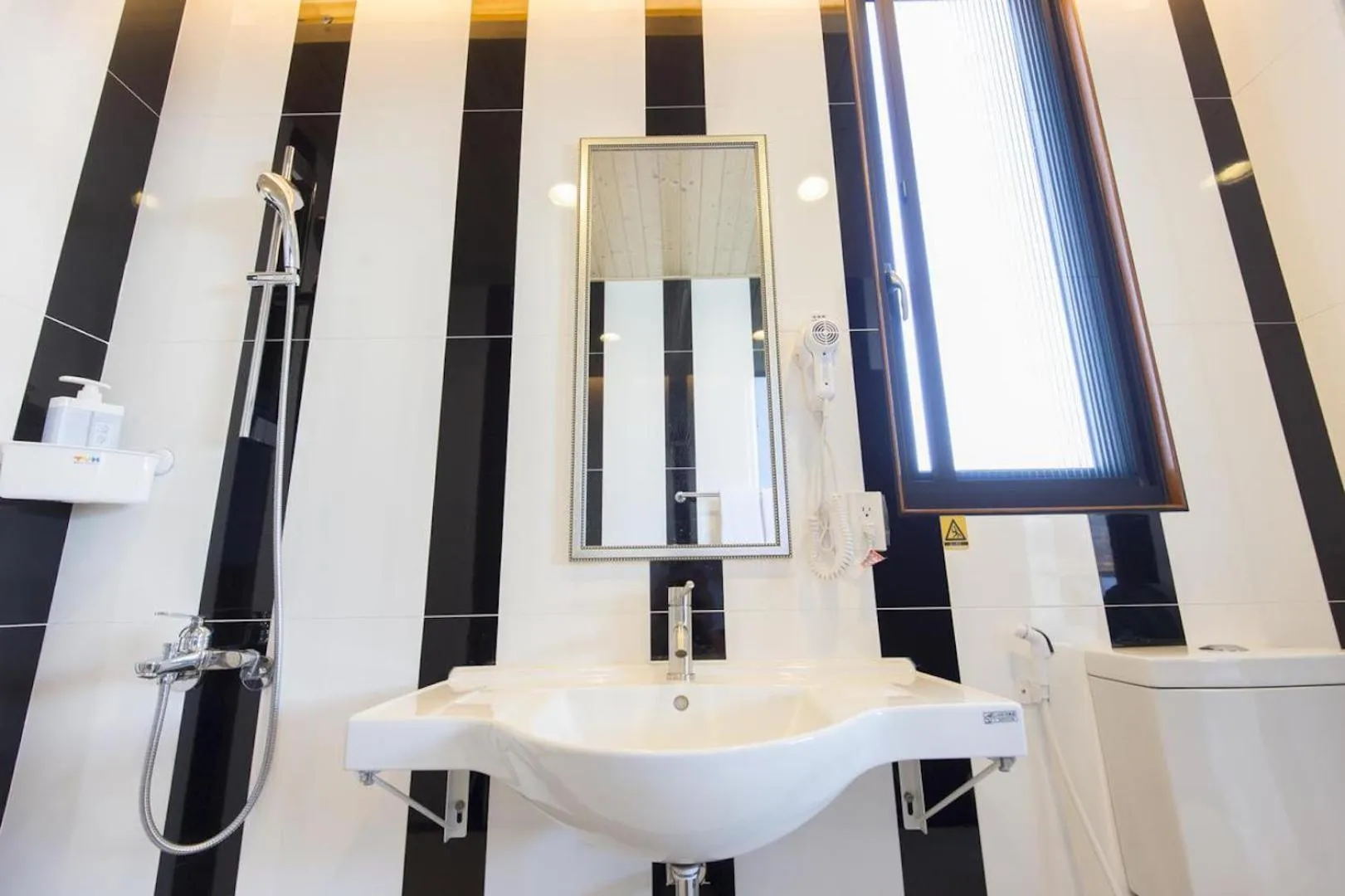 Bathroom in 東立方旅宿-East Cube B&B