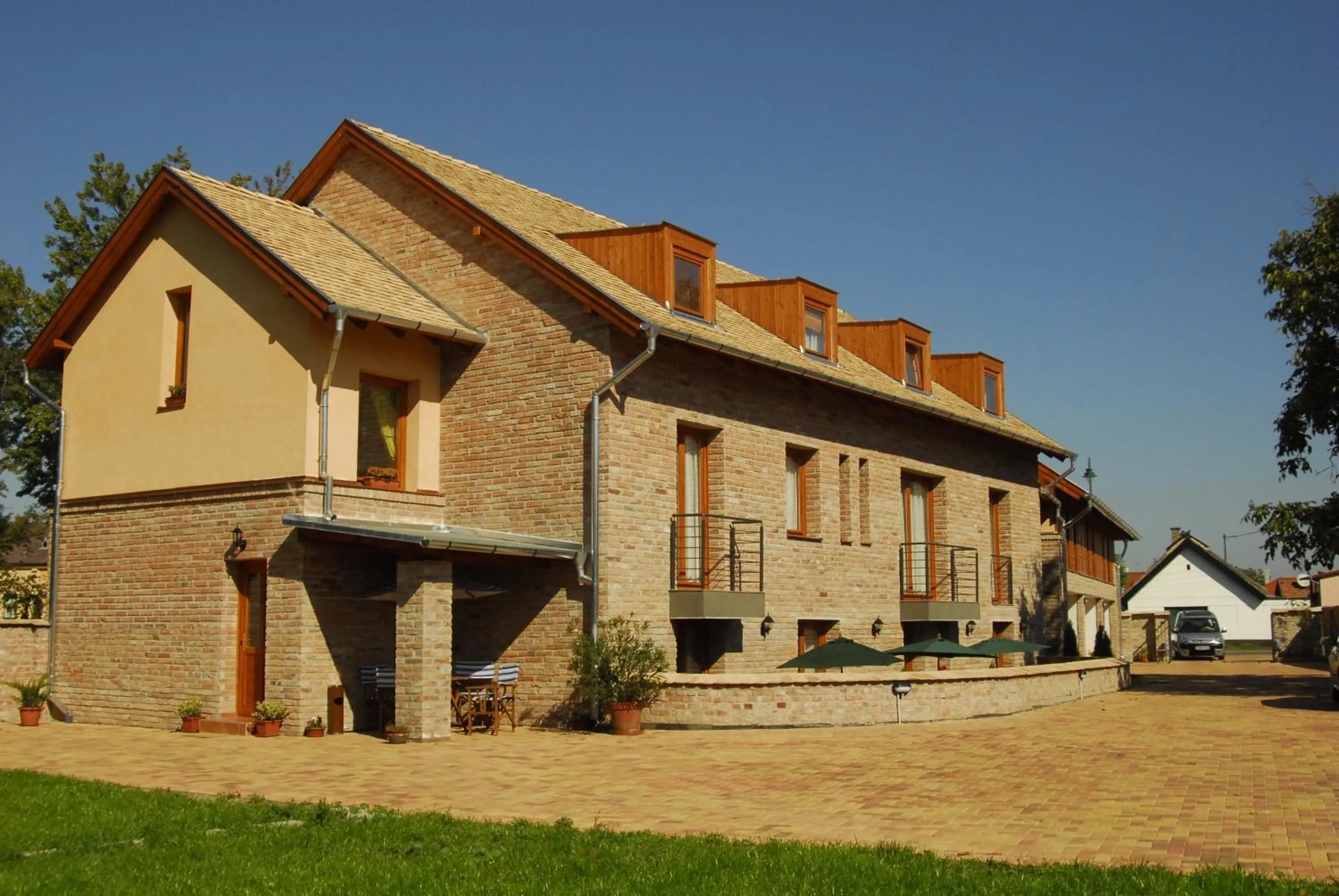 Property building in Várárok Apartman